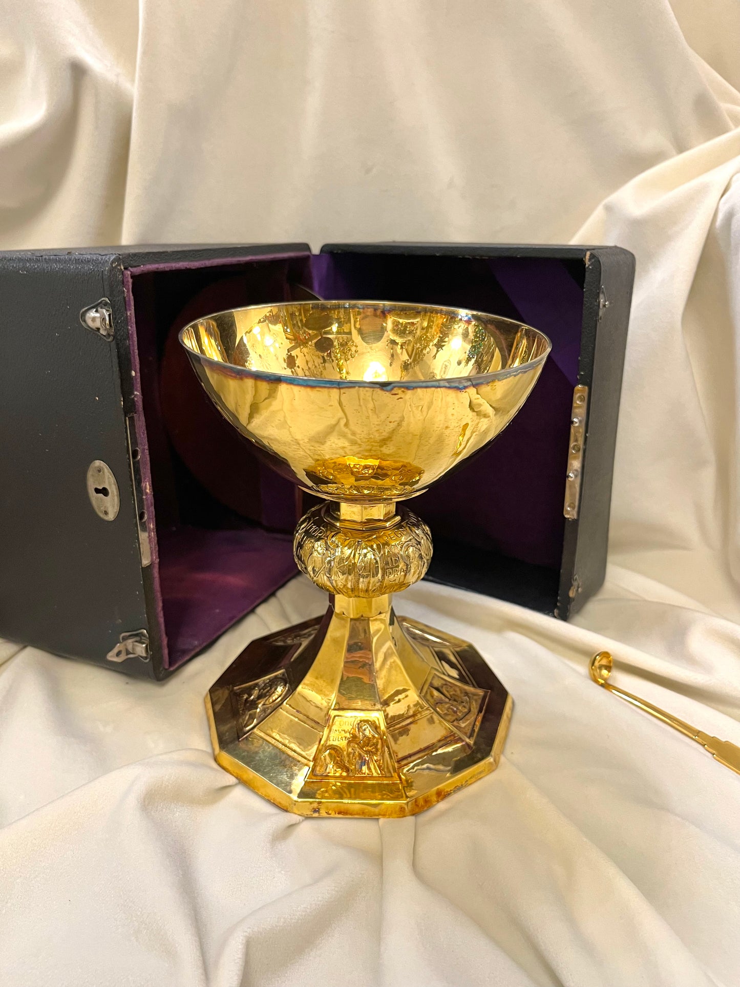 Sidabrinė, auksu dengta liturginė taurė - Kielikas