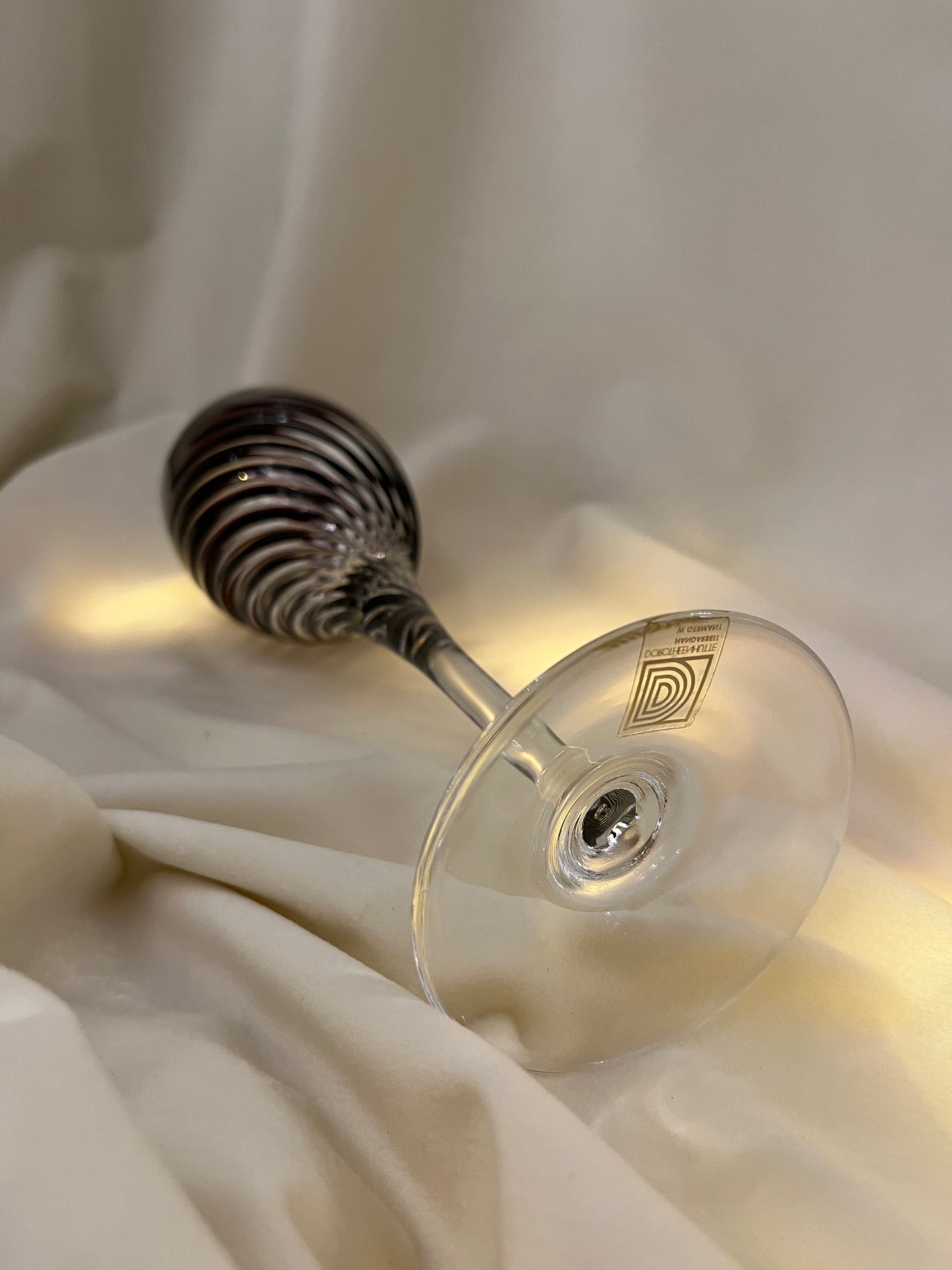 Aukštos spalvoto krištolo taurės