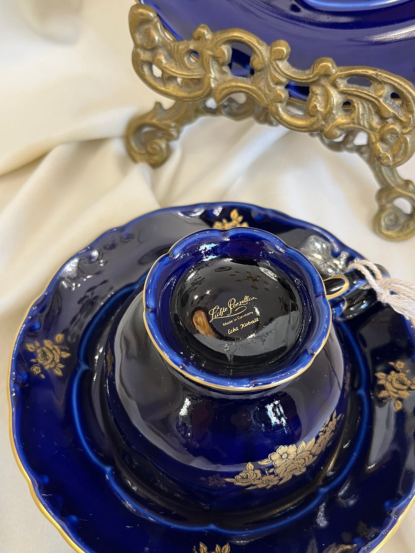 Kavos arbatos puodelio trio su kobalto glazūra