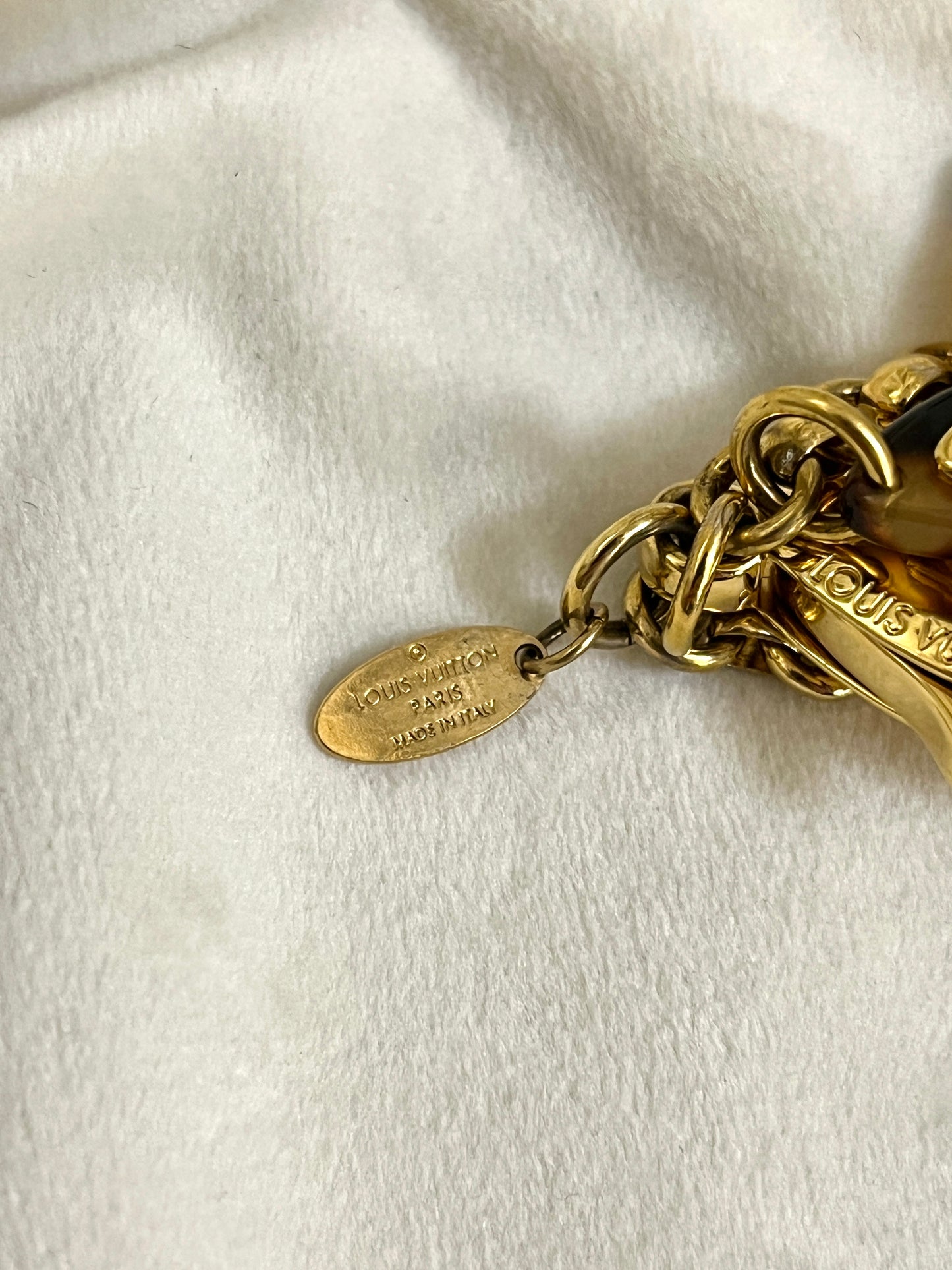 Louis Vuitton “Insolence” rankinės pakabukas