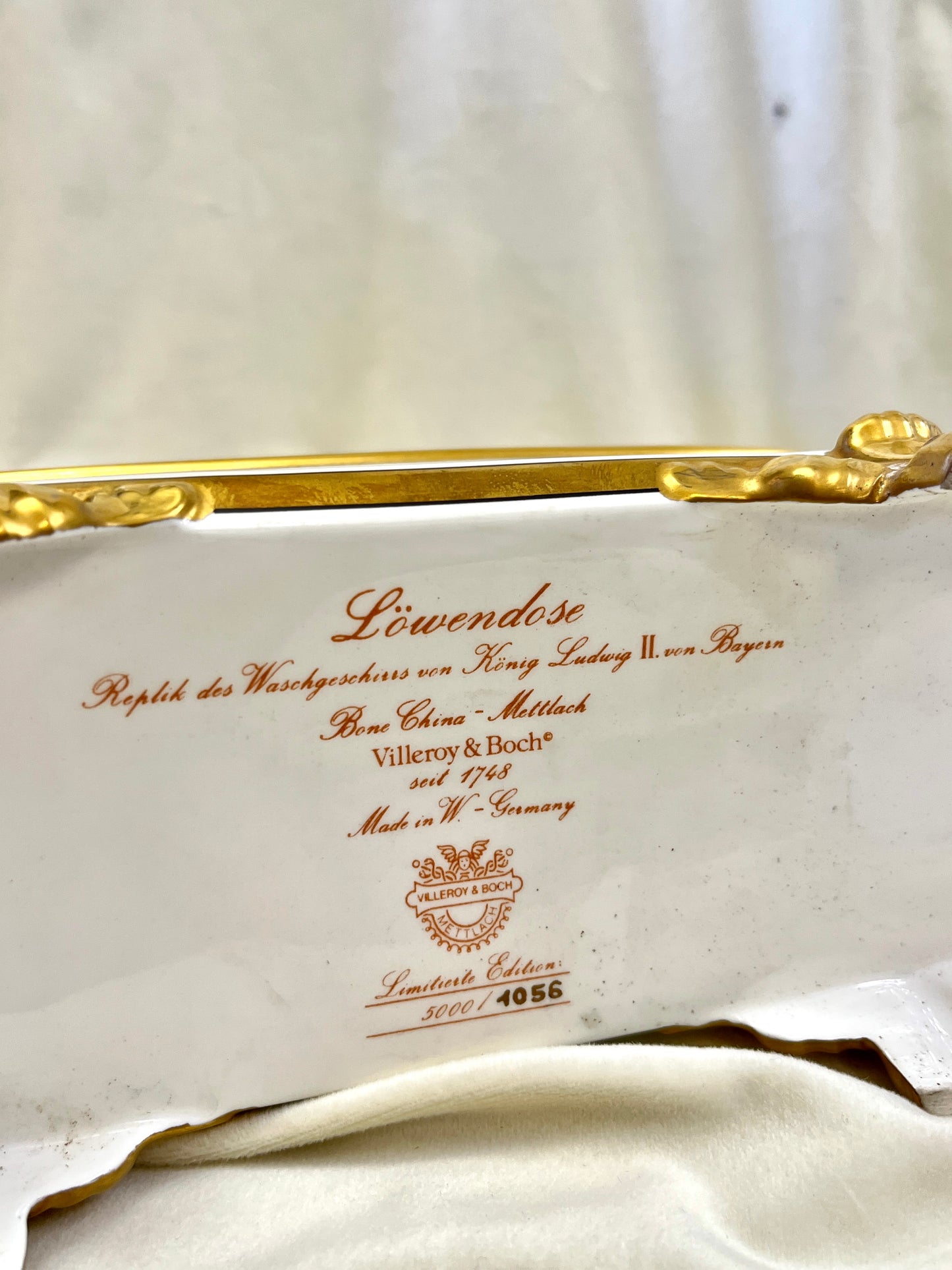 Limituoto leidimo K. Ludwig antrojo porceliano dežutė