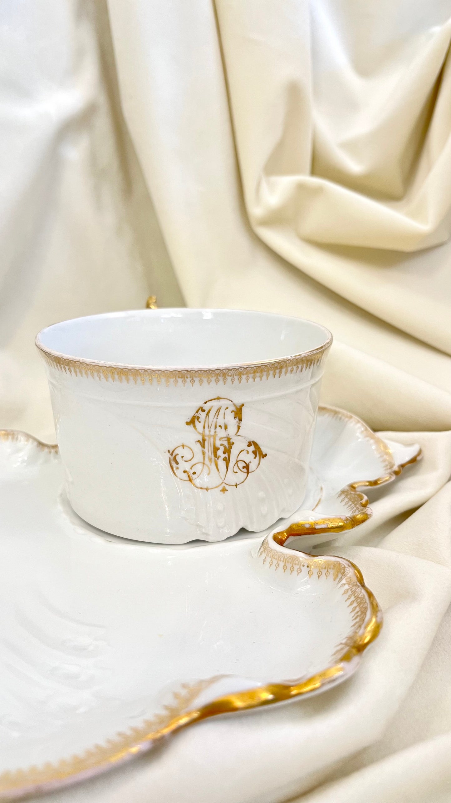Didelis Limoges porceliano puodelis