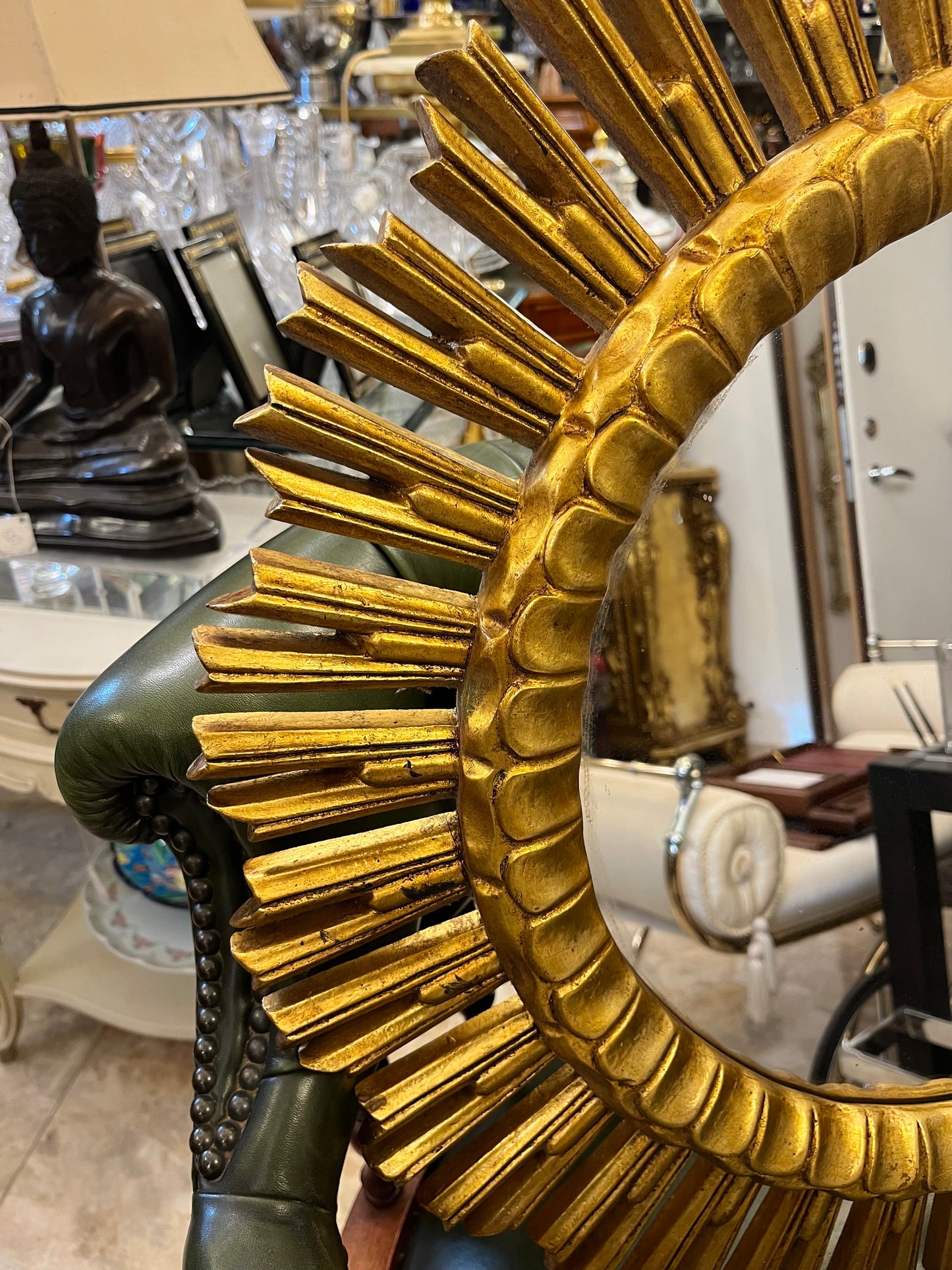 Auksuotas „Sunburst“ stiliaus veidrodis