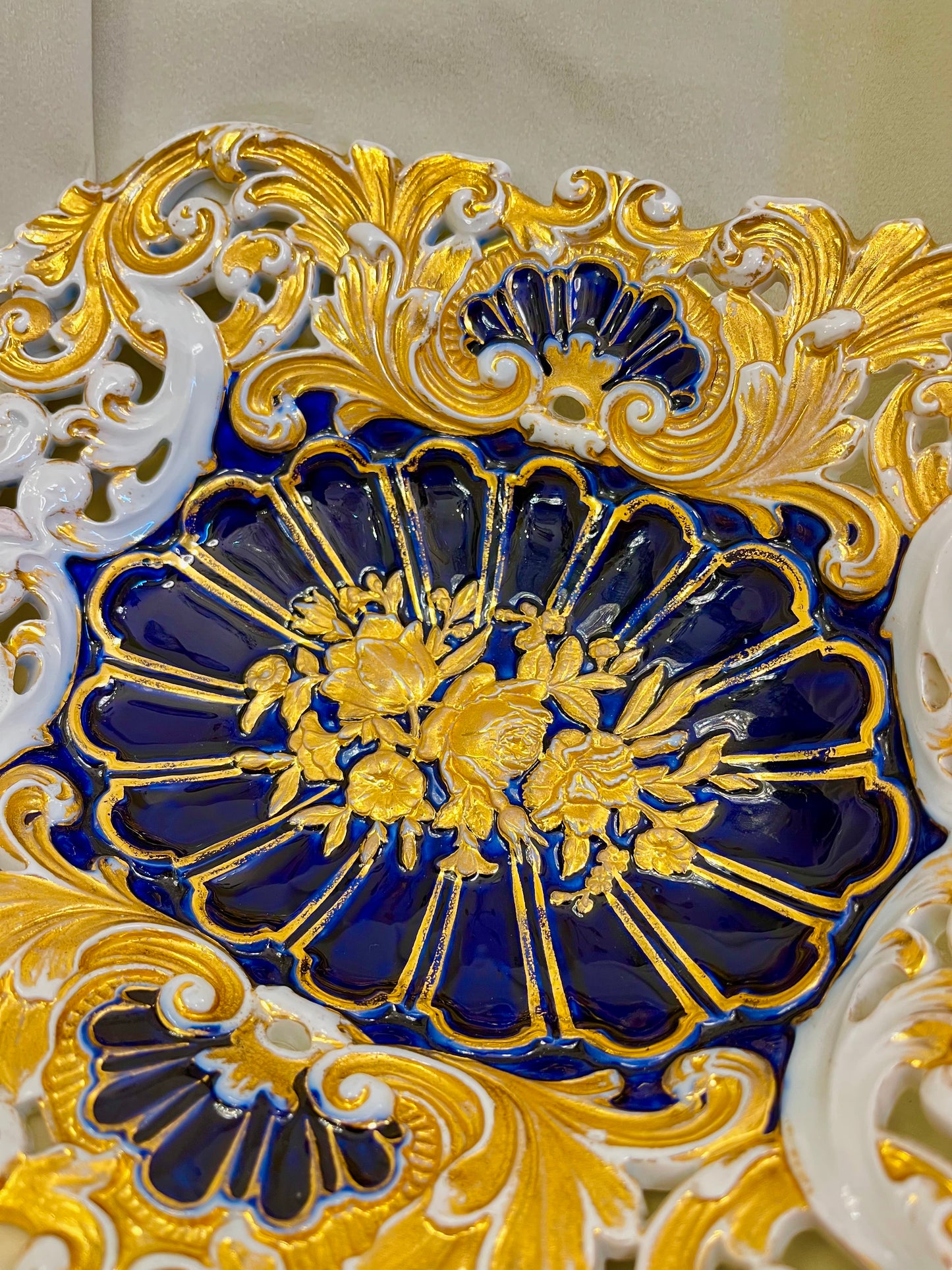 “Meissen” dubuo su kobalto glazūra ir auksavimu