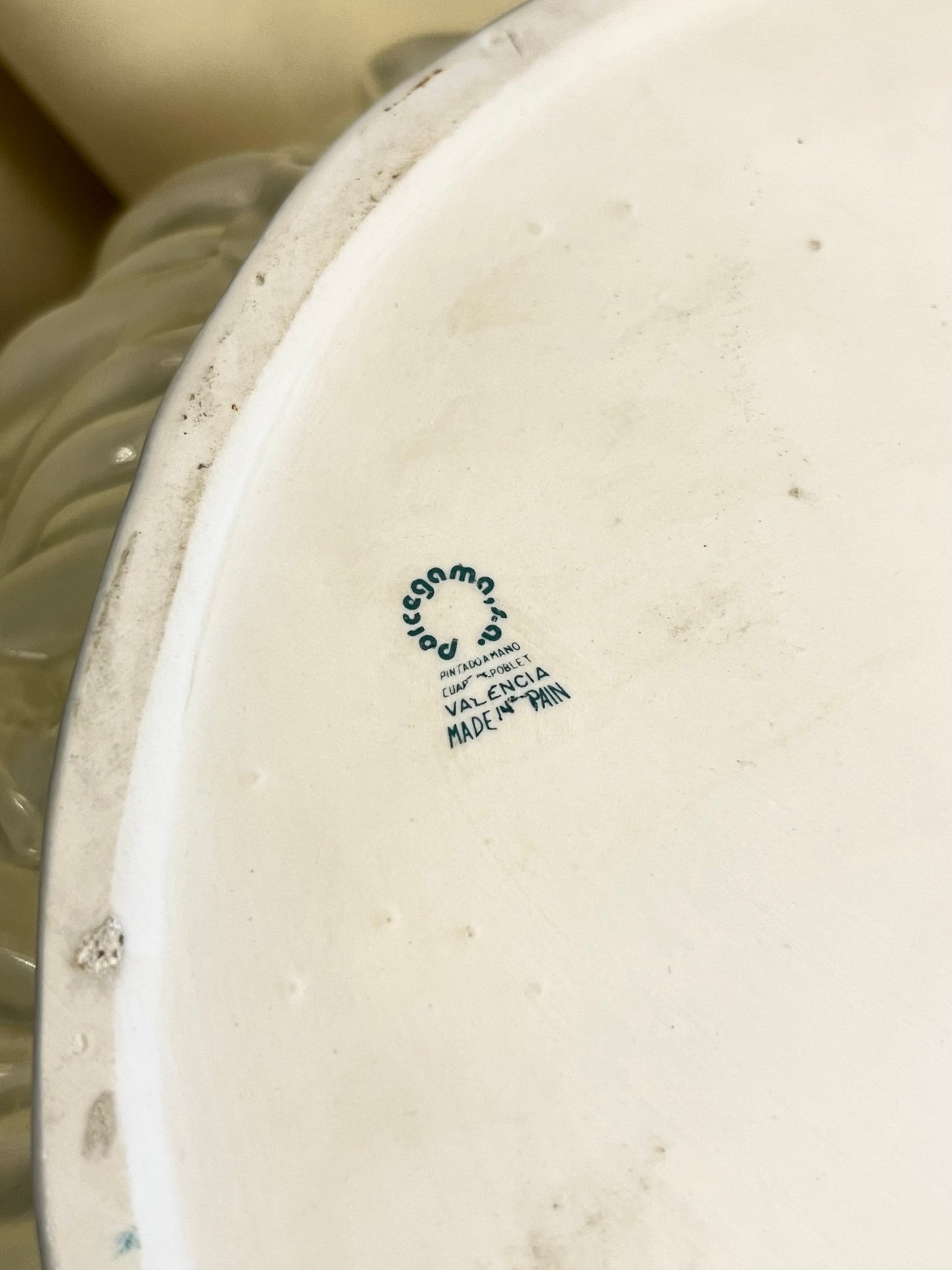 Porcelianinis indas su gulbėmis