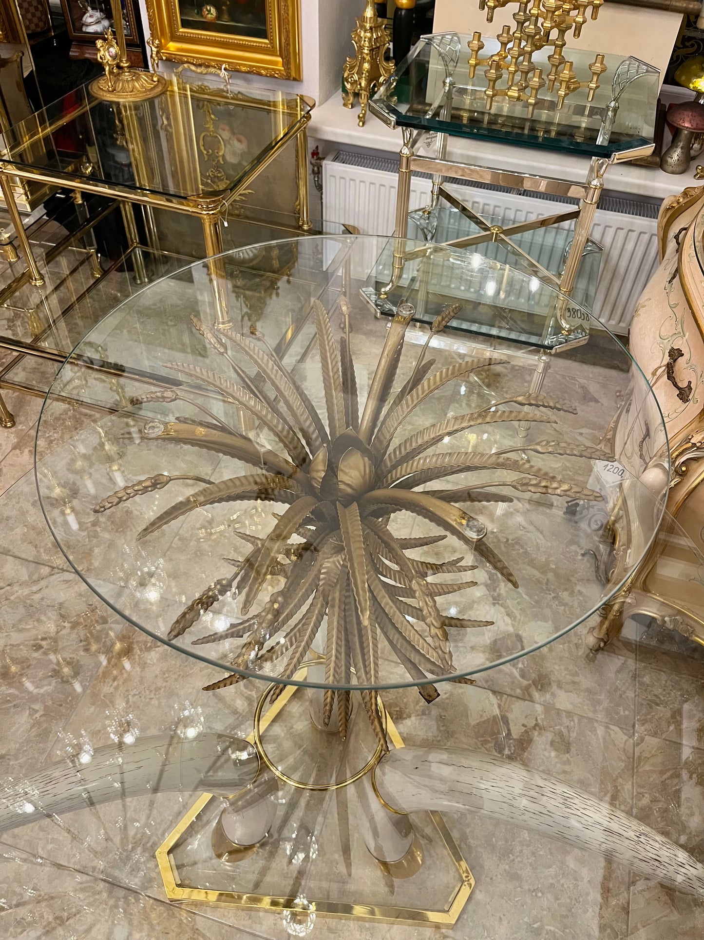 Coco Chanel stiliaus staliukas