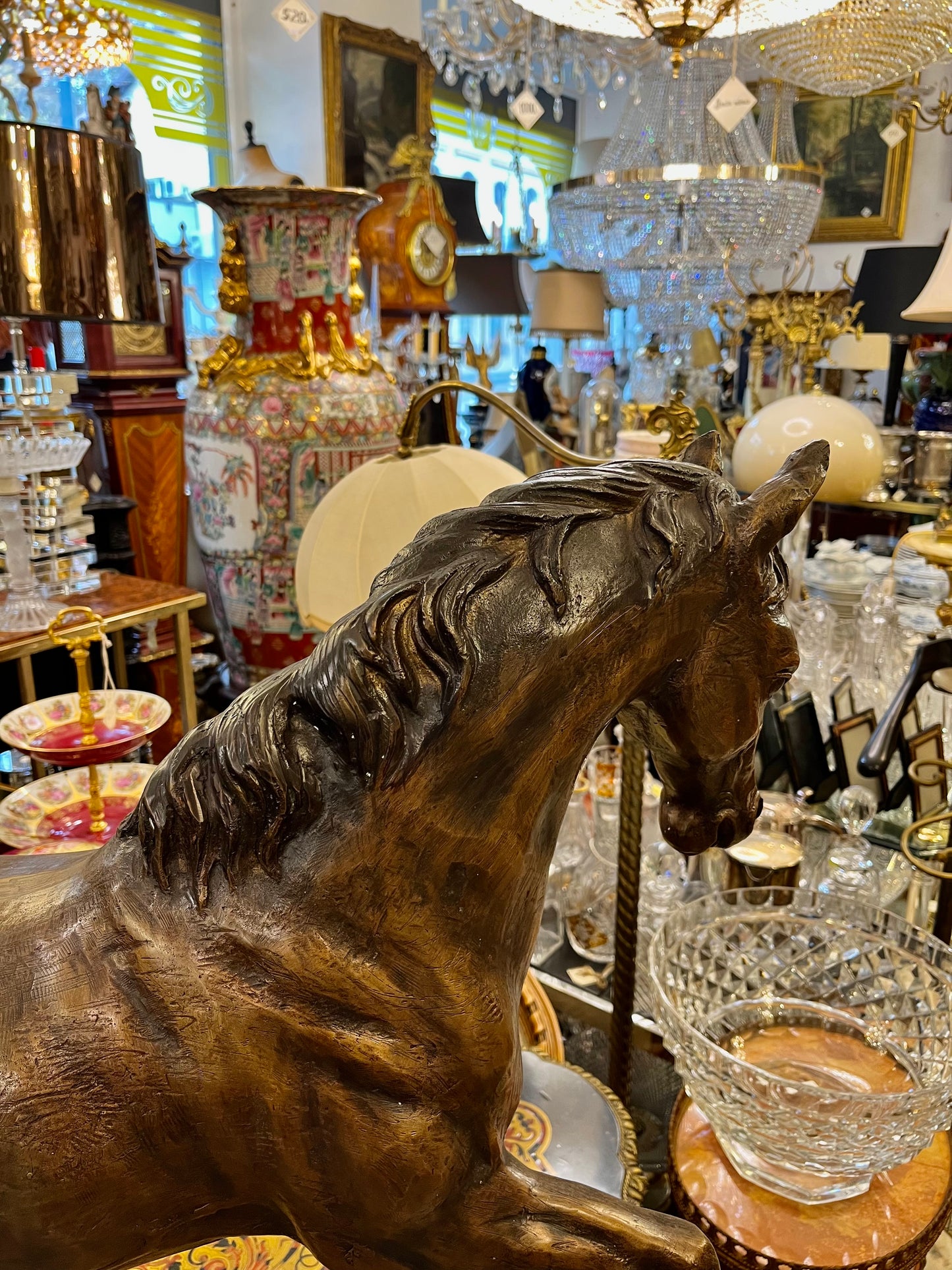 bronzinė žirgo skulptūra