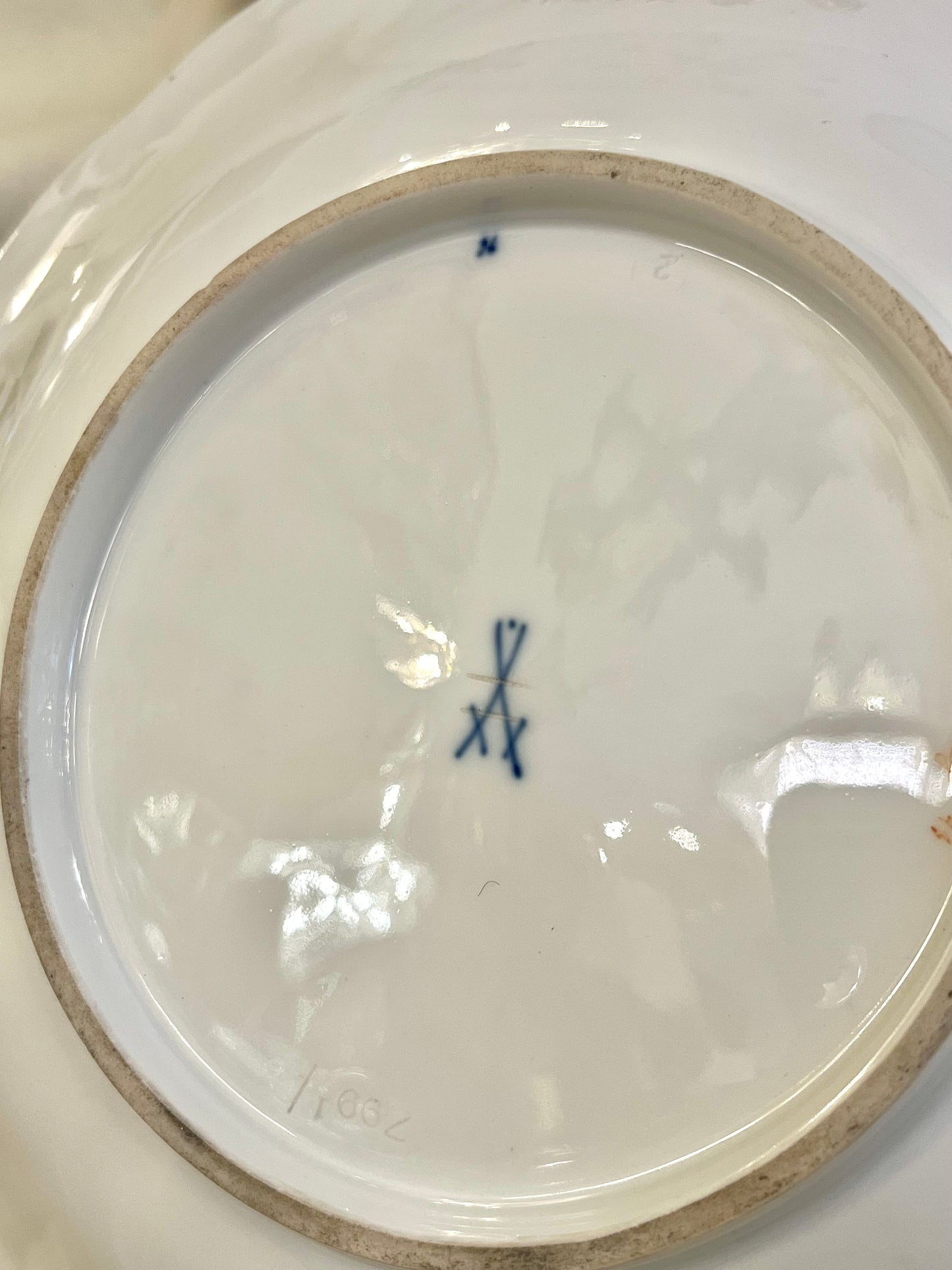 Auksuota Meissen lėkštė su gėlių dekoru