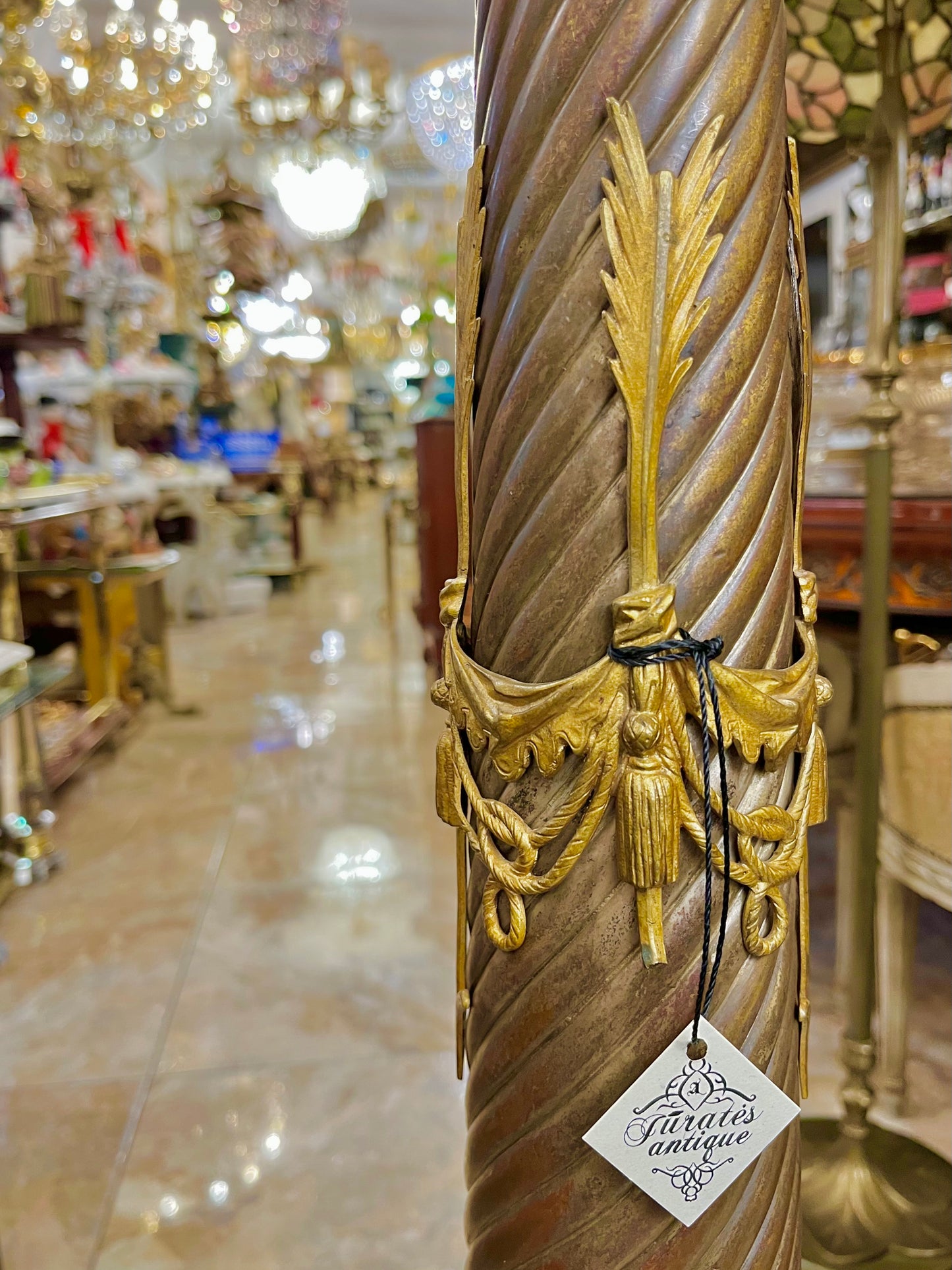 Prabangus bronzinis toršeras su auksavimu