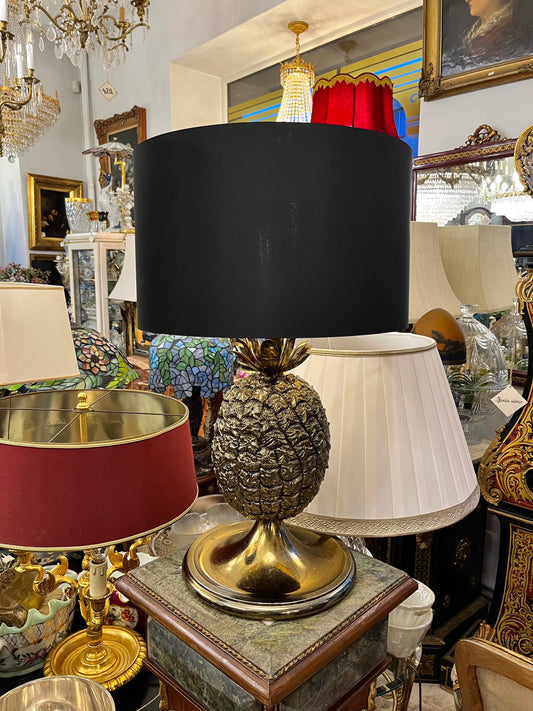 Ananaso formos stalinis šviestuvas