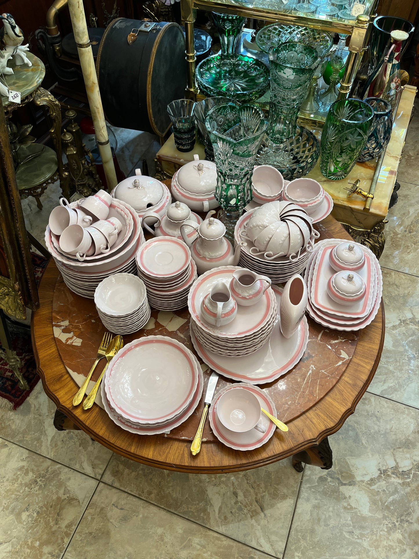 Hutschenreuther „Porcelaine Rose“ 12-os asmenų servizas
