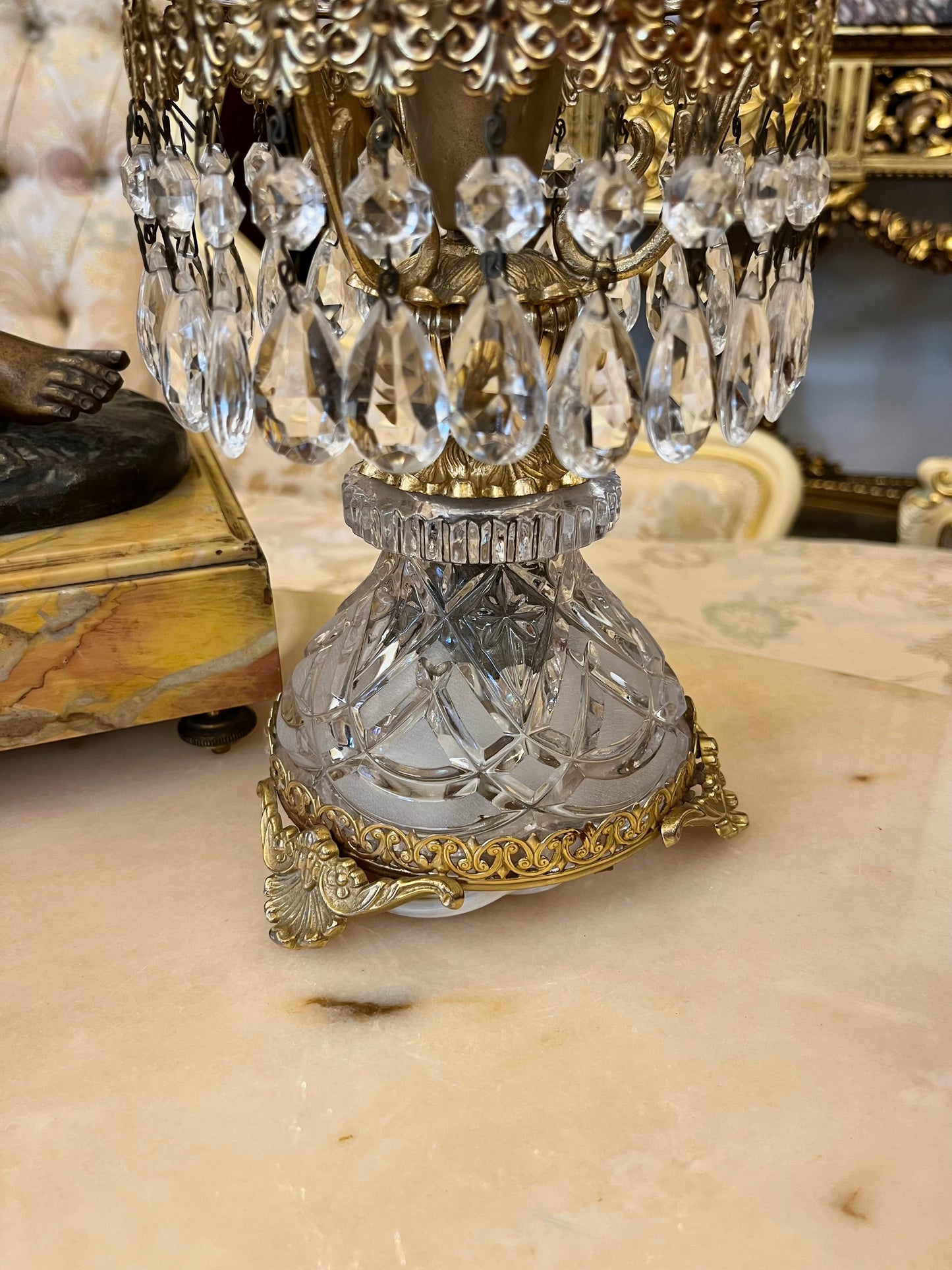 Krištoliniai šviestuvėliai su balerina( yra keli vnt.)