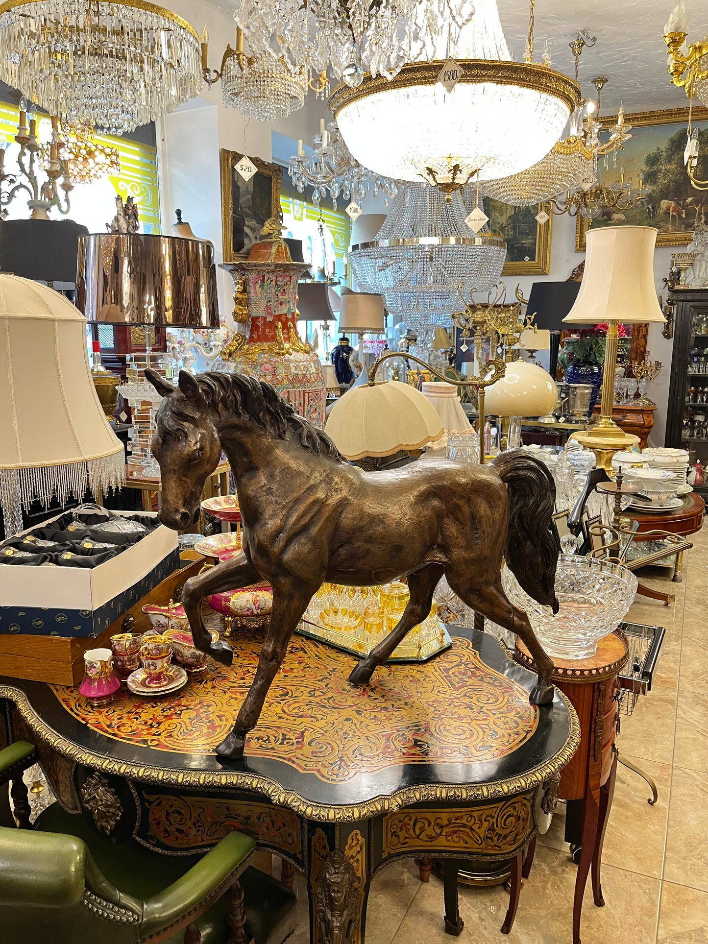 bronzinė žirgo skulptūra