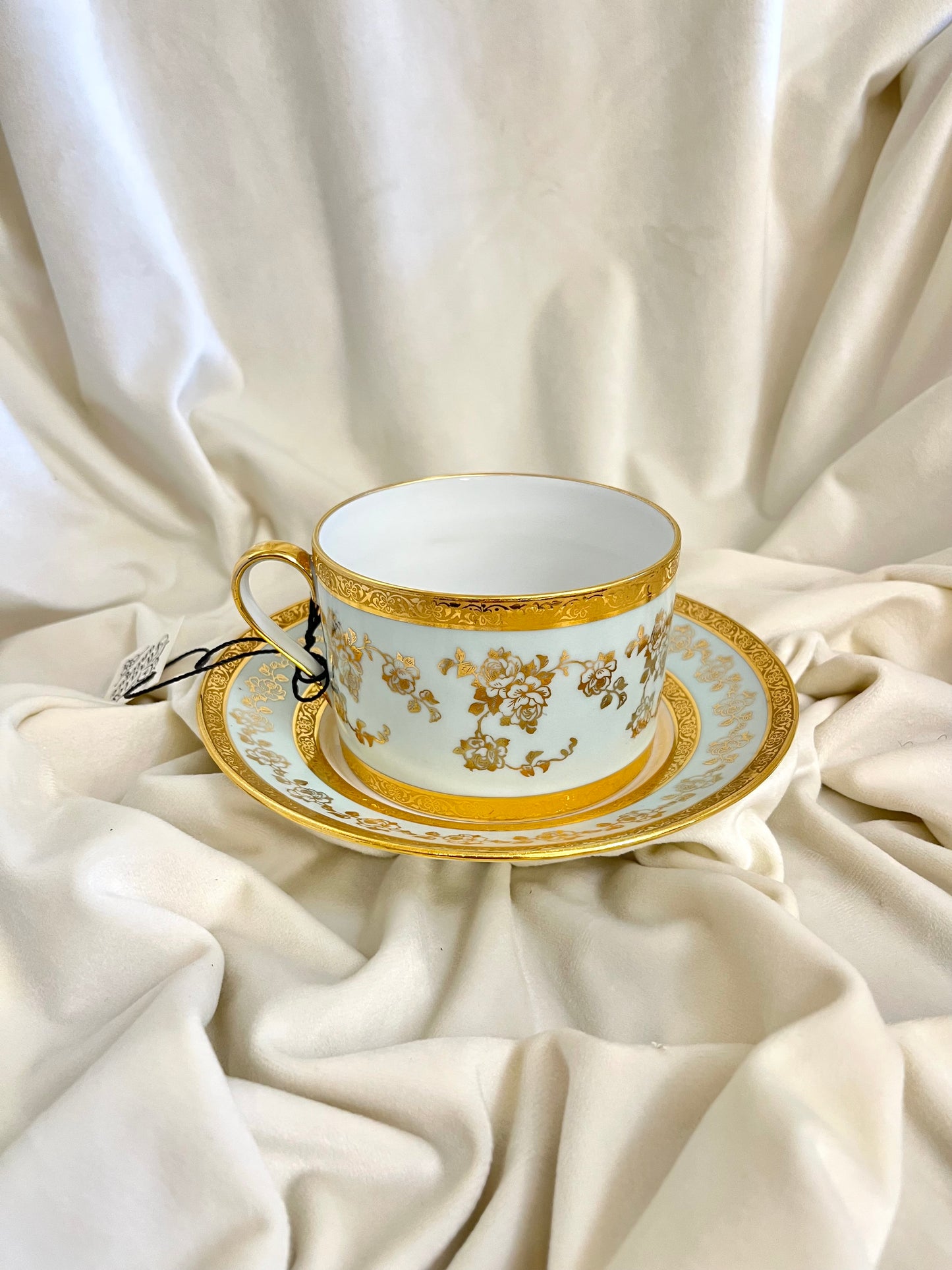 Didelis Limoges porcelianinis puodelis su lėkštute(400ml)