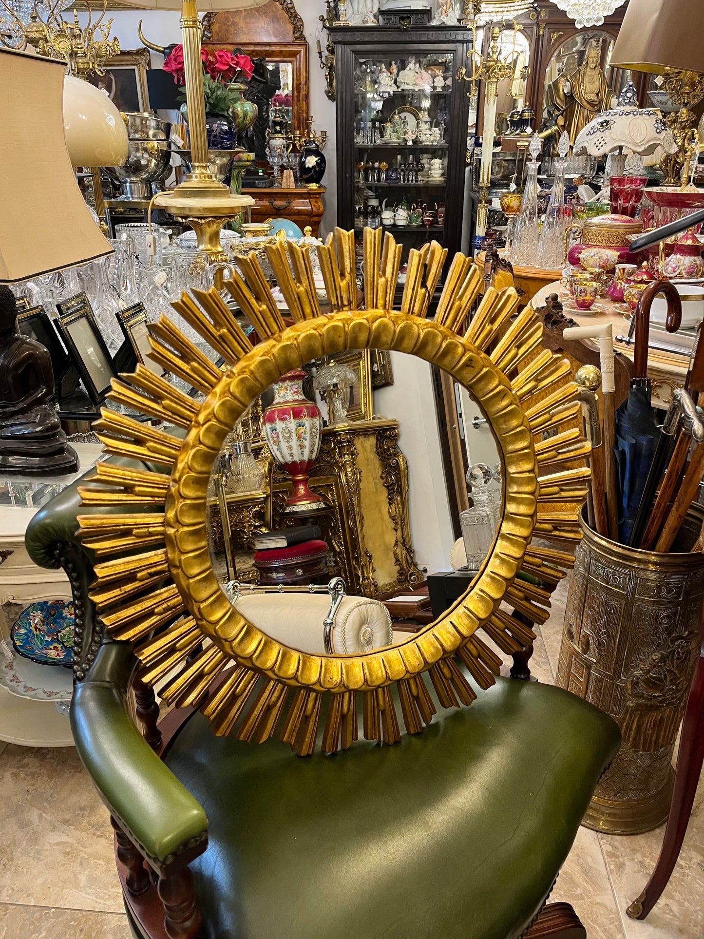 Auksuotas „Sunburst“ stiliaus veidrodis