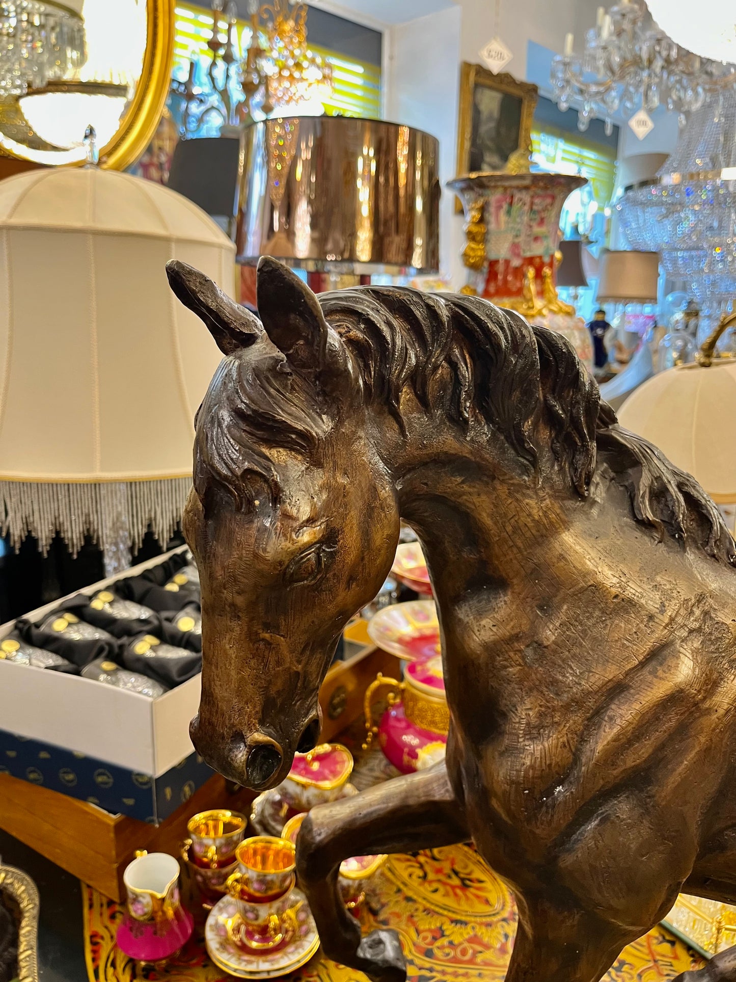 bronzinė žirgo skulptūra