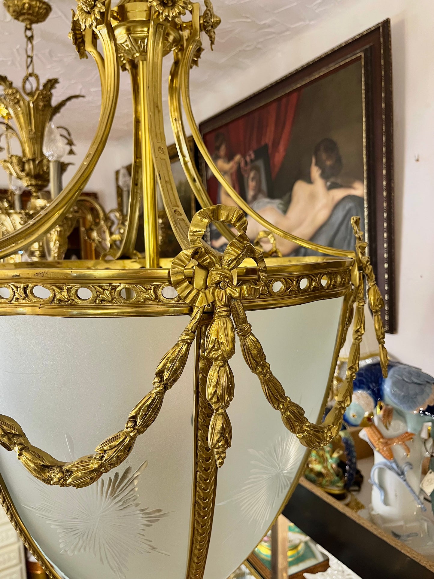 Masyvus Louis XVI stiliaus žalvario šviestuvas