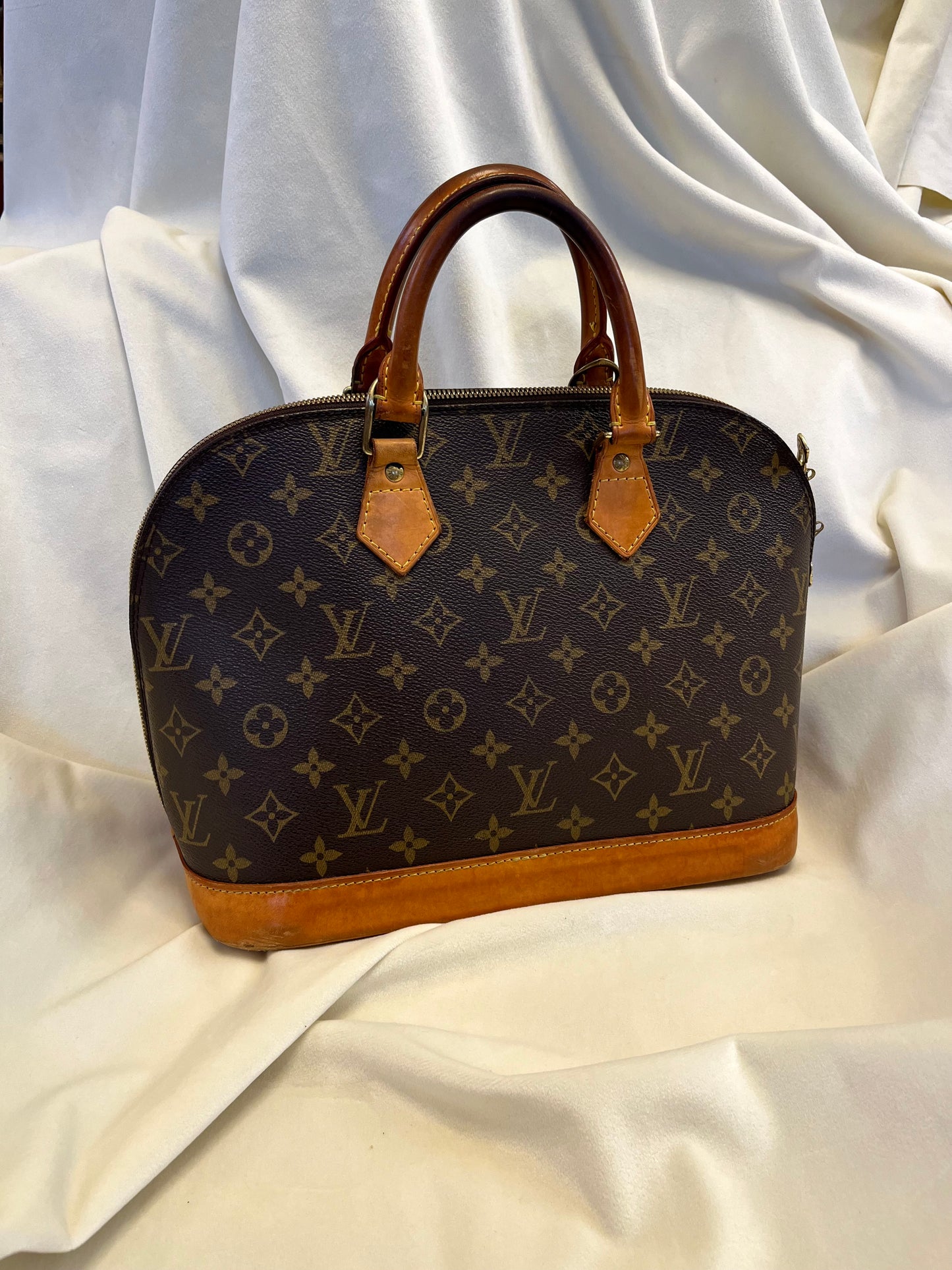 Louis Vuitton Alma