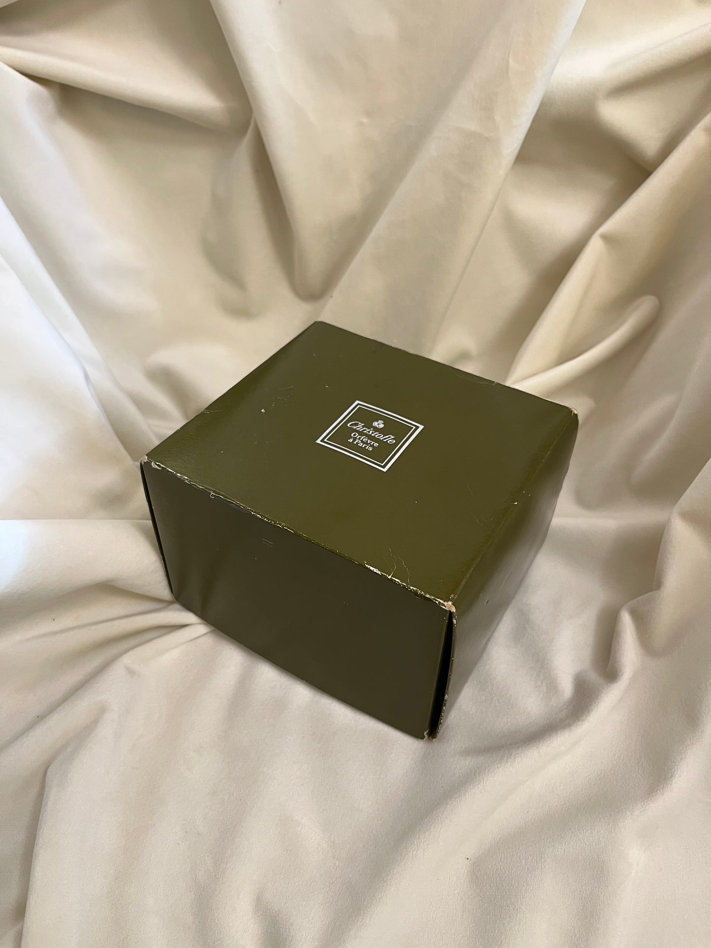 Christofle pasidabruota gėlių vazelė su stiklo indu