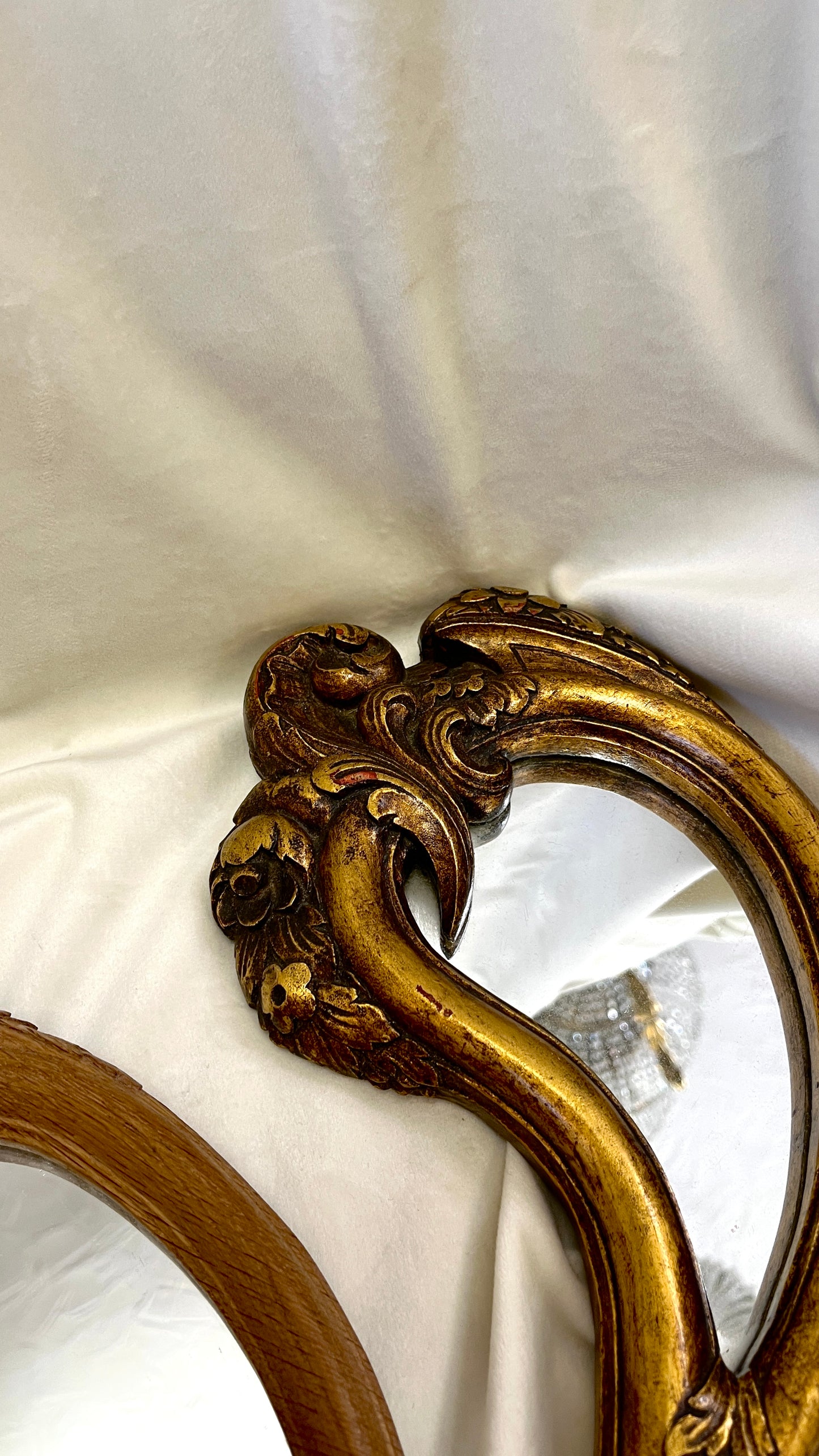 Medinis drožinetas veidrodėlis