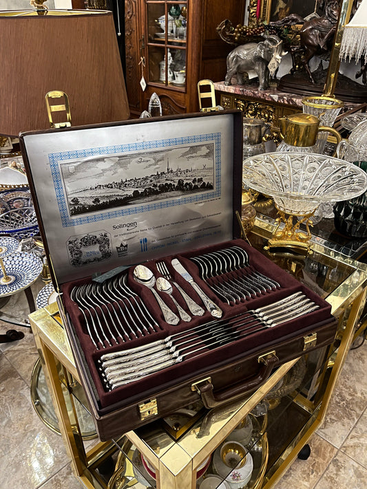 Solingen Chromuoto metalo spalvos stalo įrankiai 12-ai asmenų