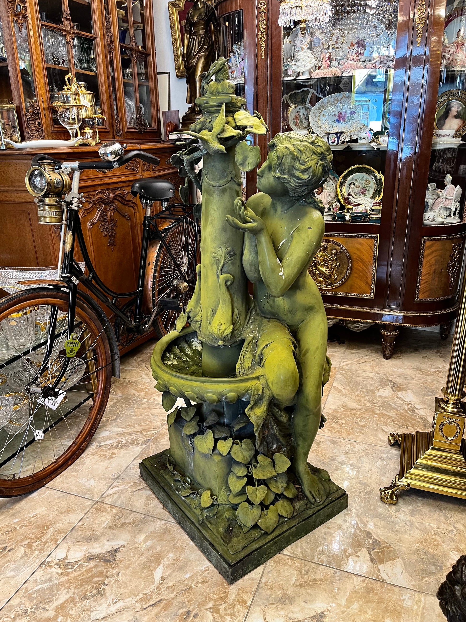 Bronzinis fontanas bronze fountain