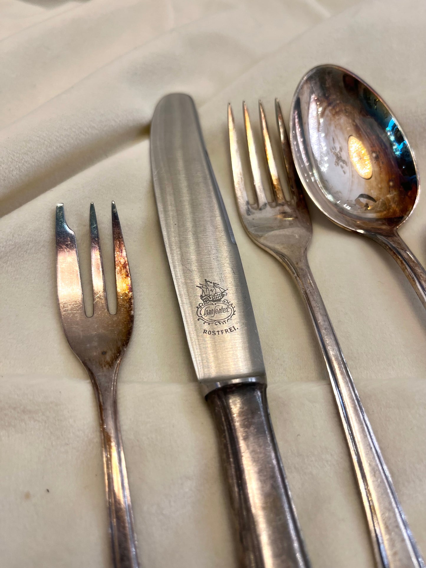 Sidabru dengti stalo įrankiai 6-iems asmenims