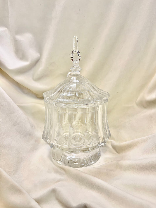 Krištolinis indas su dangteliu