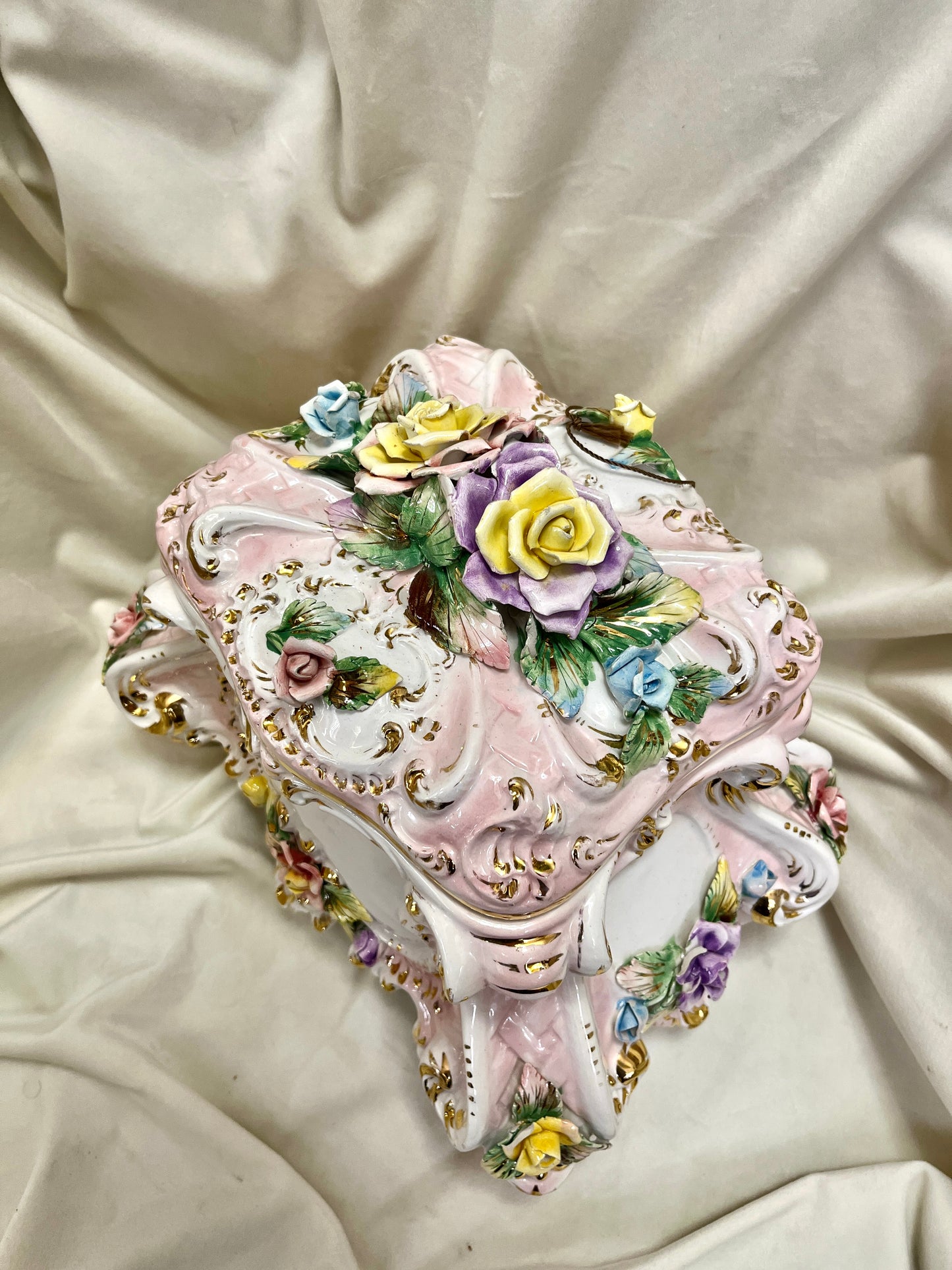 Capodimonte porcelianinė dėžutė