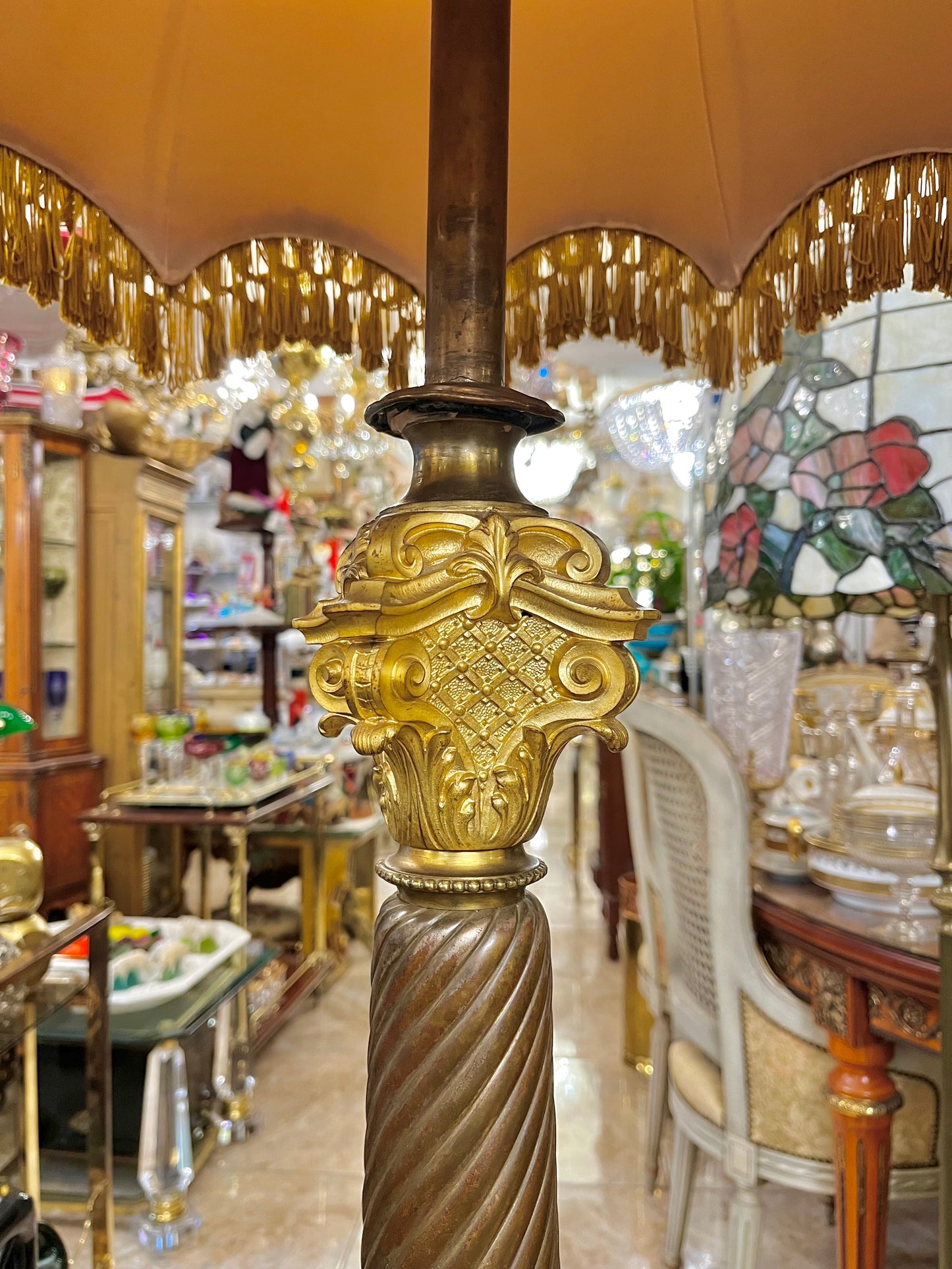 Prabangus bronzinis toršeras su auksavimu