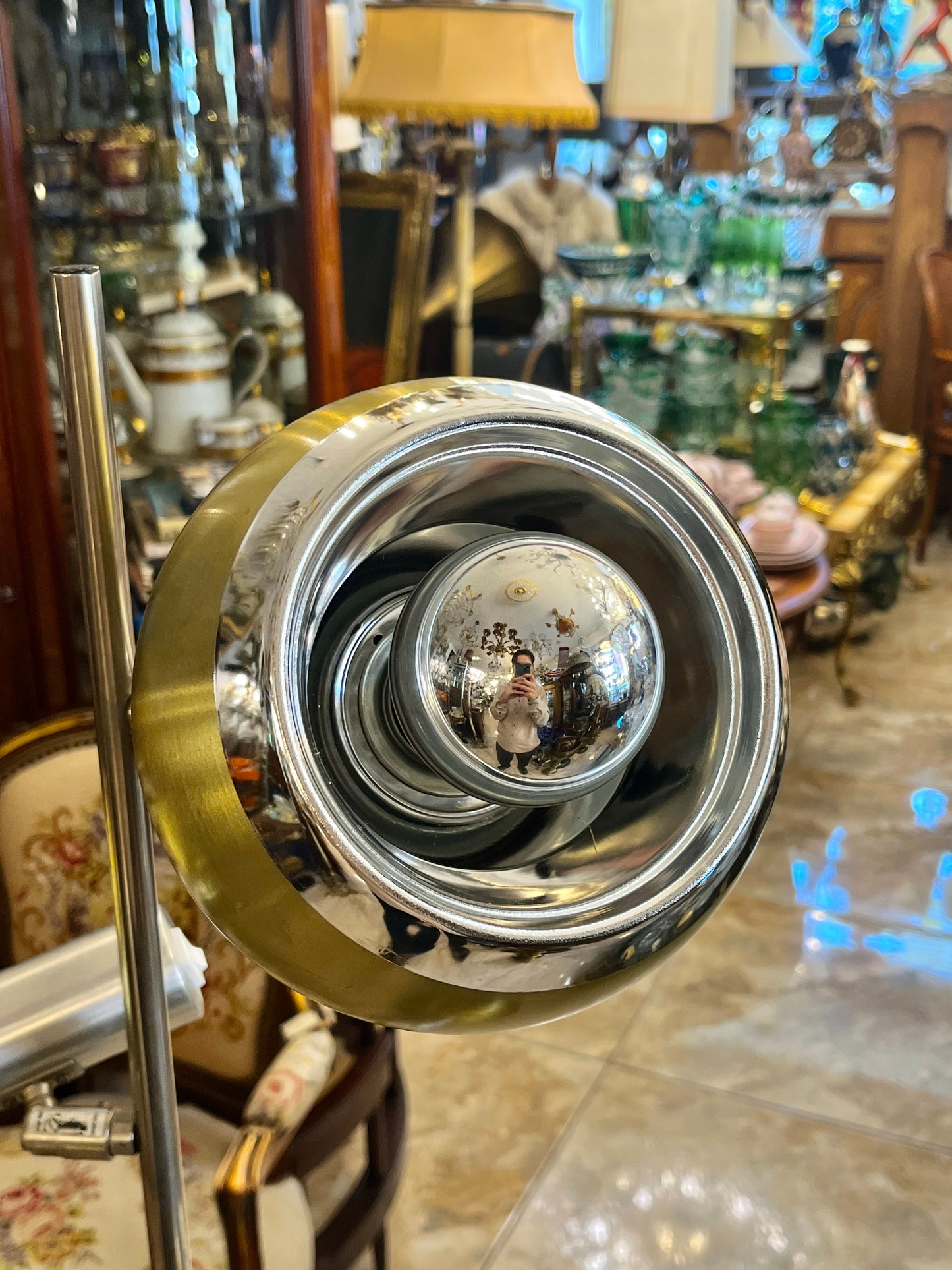 Mid-Century stiliaus „Eyeball“ grindinis šviestuvas
