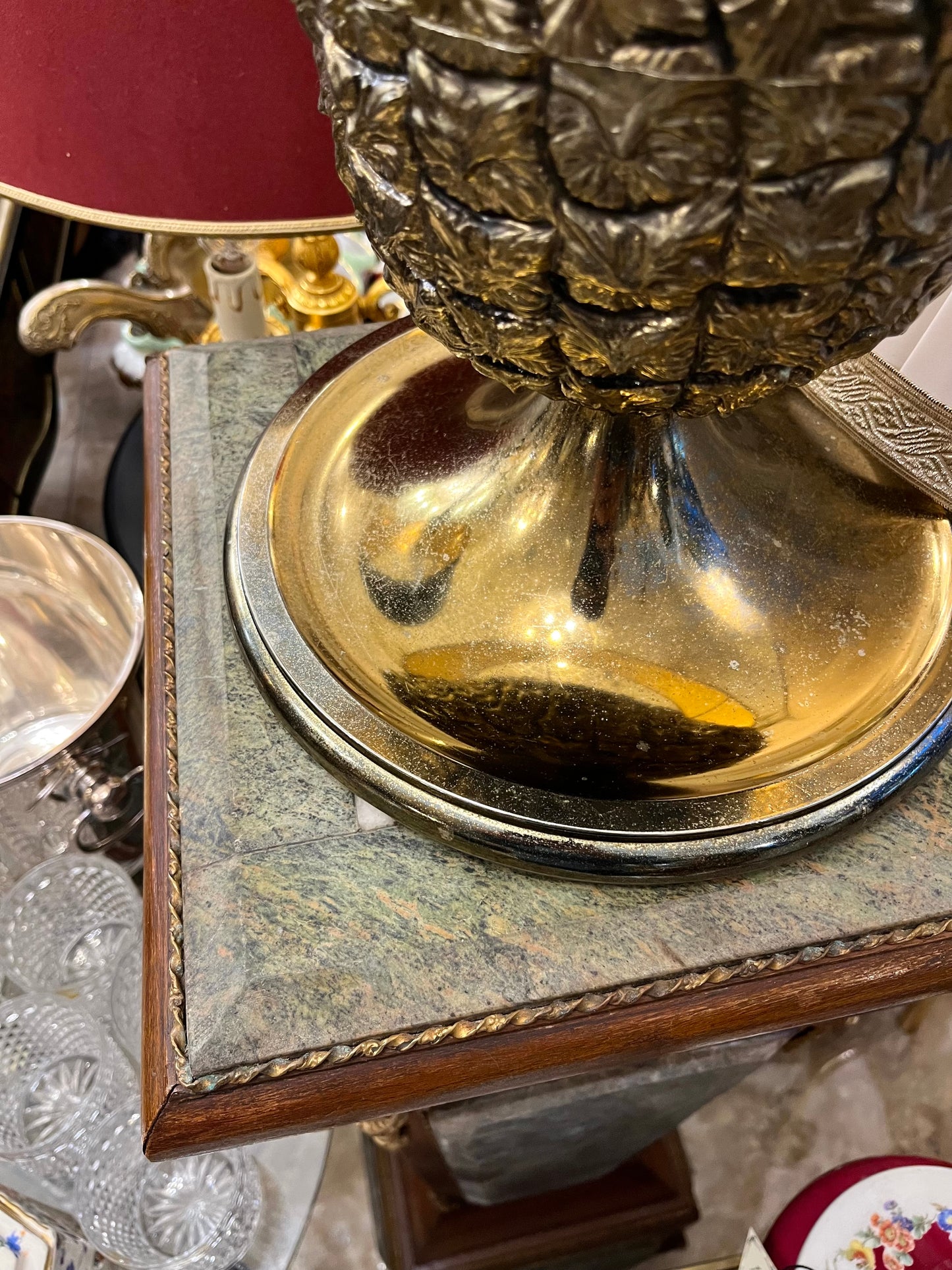 Ananaso formos stalinis šviestuvas