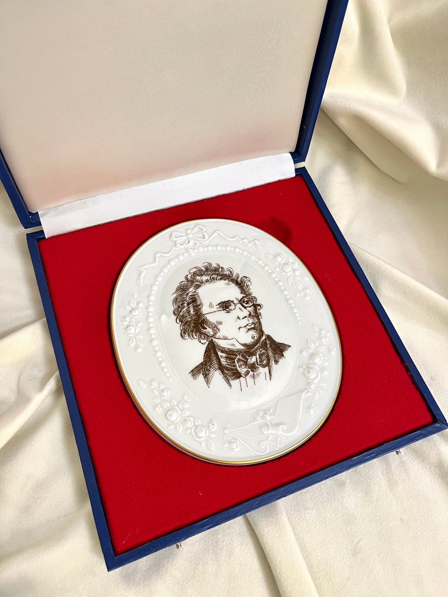 Limituoto leidimo Meissen porceliano paveikslėliai