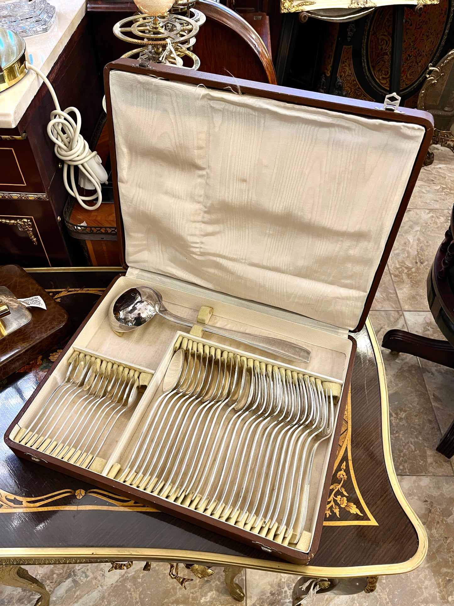 Sidabru dengti “Christofle” stalo įrankiai