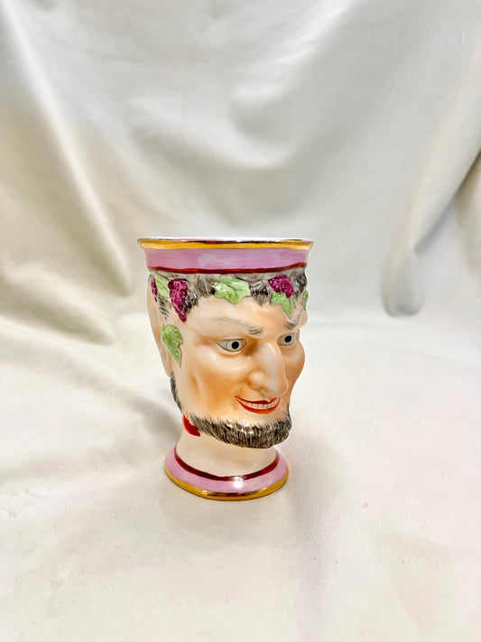 Angliškas XIX a. Staffordshire Bacchus puodelis