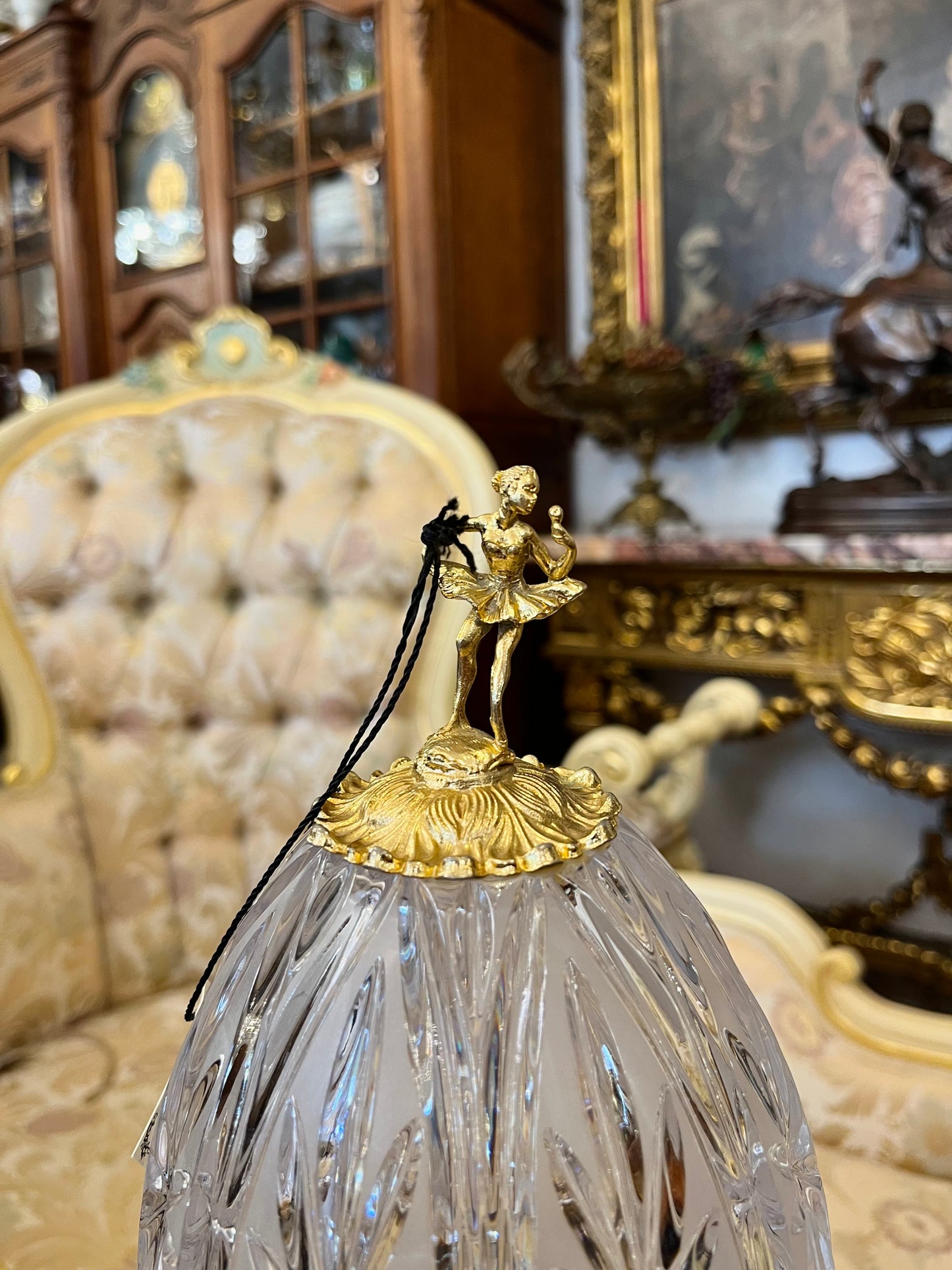 Krištoliniai šviestuvėliai su balerina( yra keli vnt.)