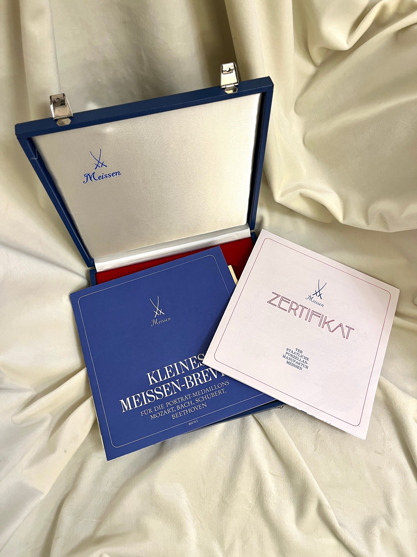 Limituoto leidimo Meissen porceliano paveikslėliai