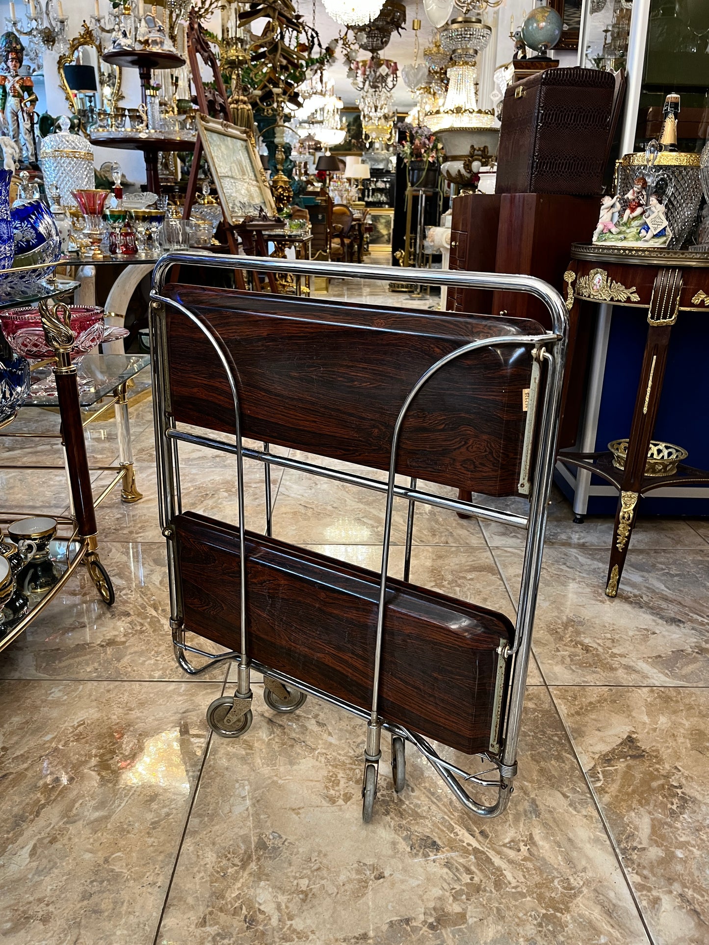 Vintažinis Mid-Century sulankstomas servantas
