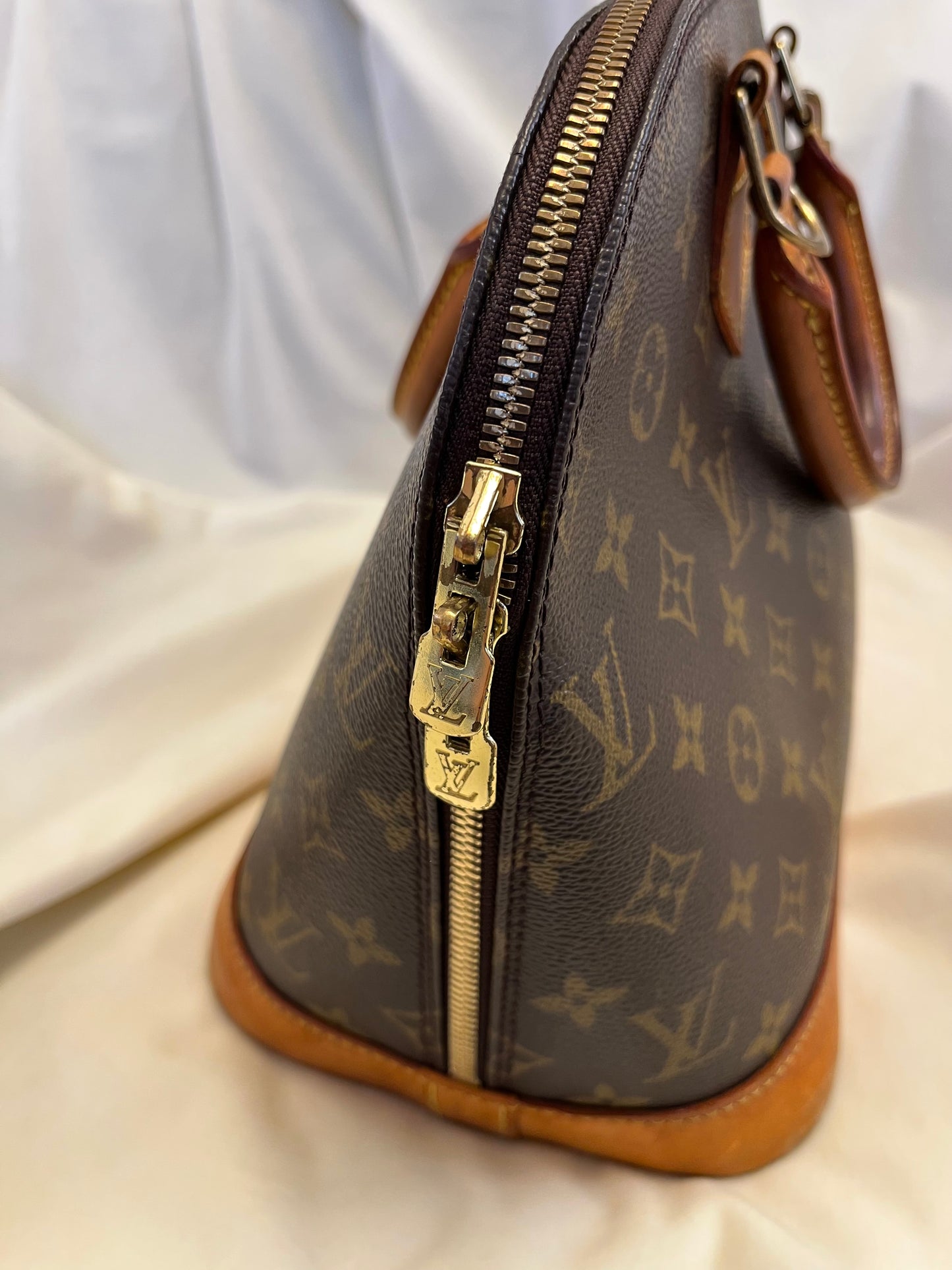 Louis Vuitton Alma
