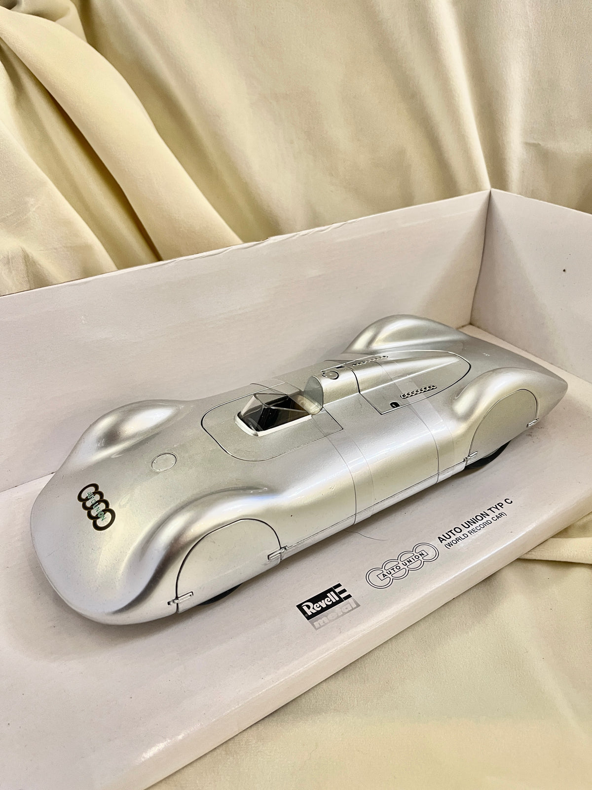 Revell Auto Union type C 1:18 modelis