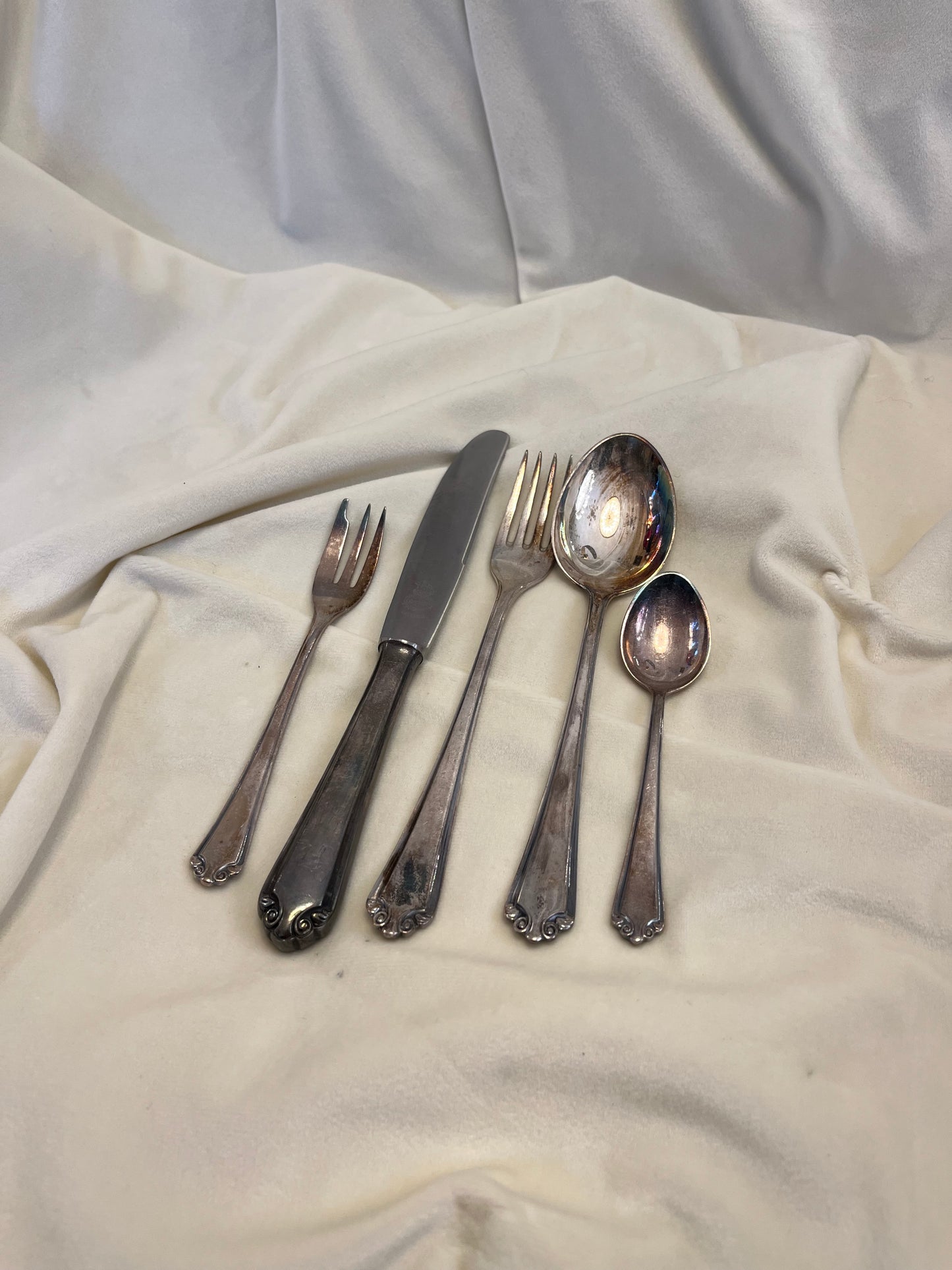 Sidabru dengti stalo įrankiai 6-iems asmenims