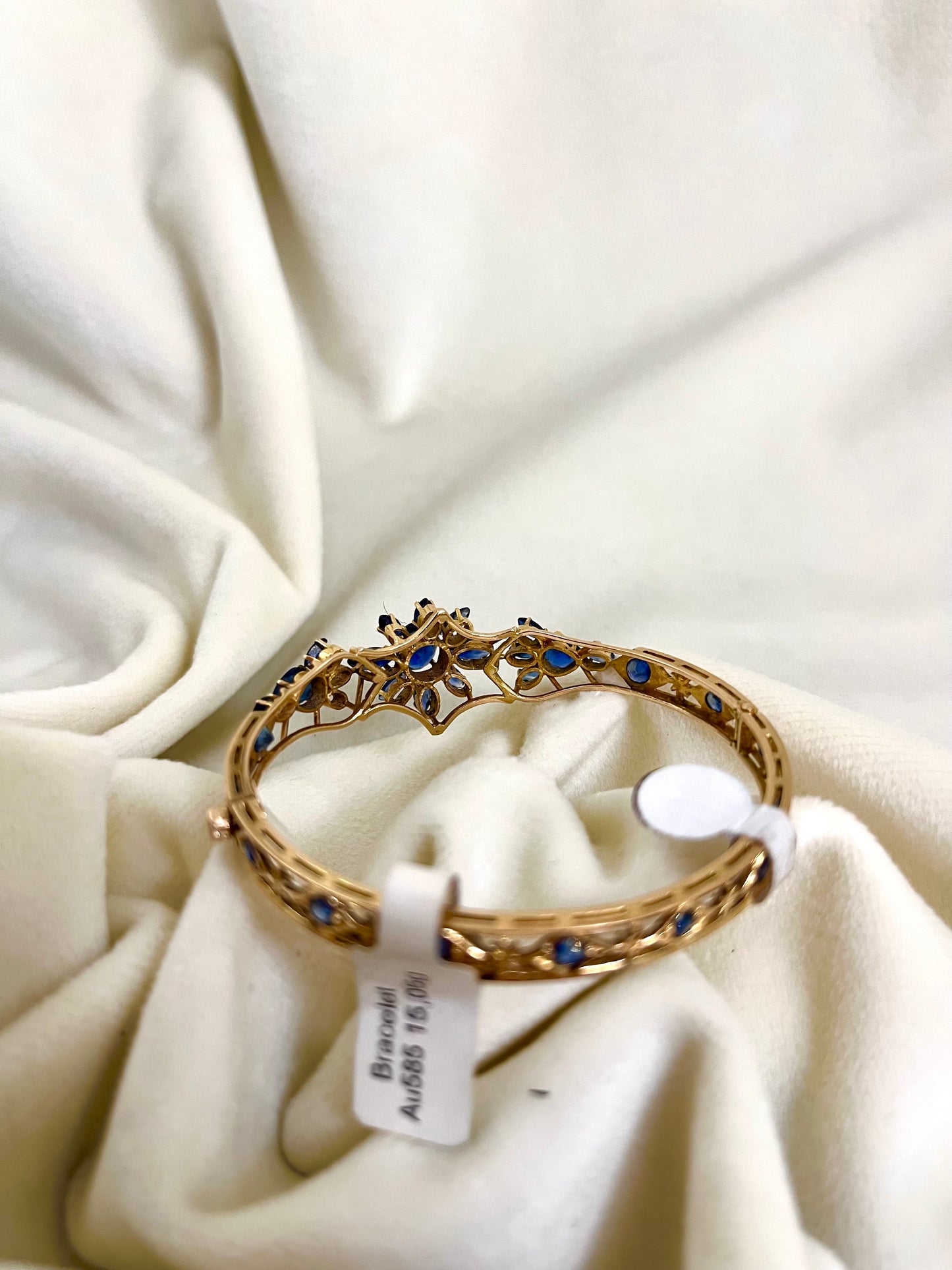Išskirtinė 585 prabos aukso apyrankė su 7.60 karatų safyrais