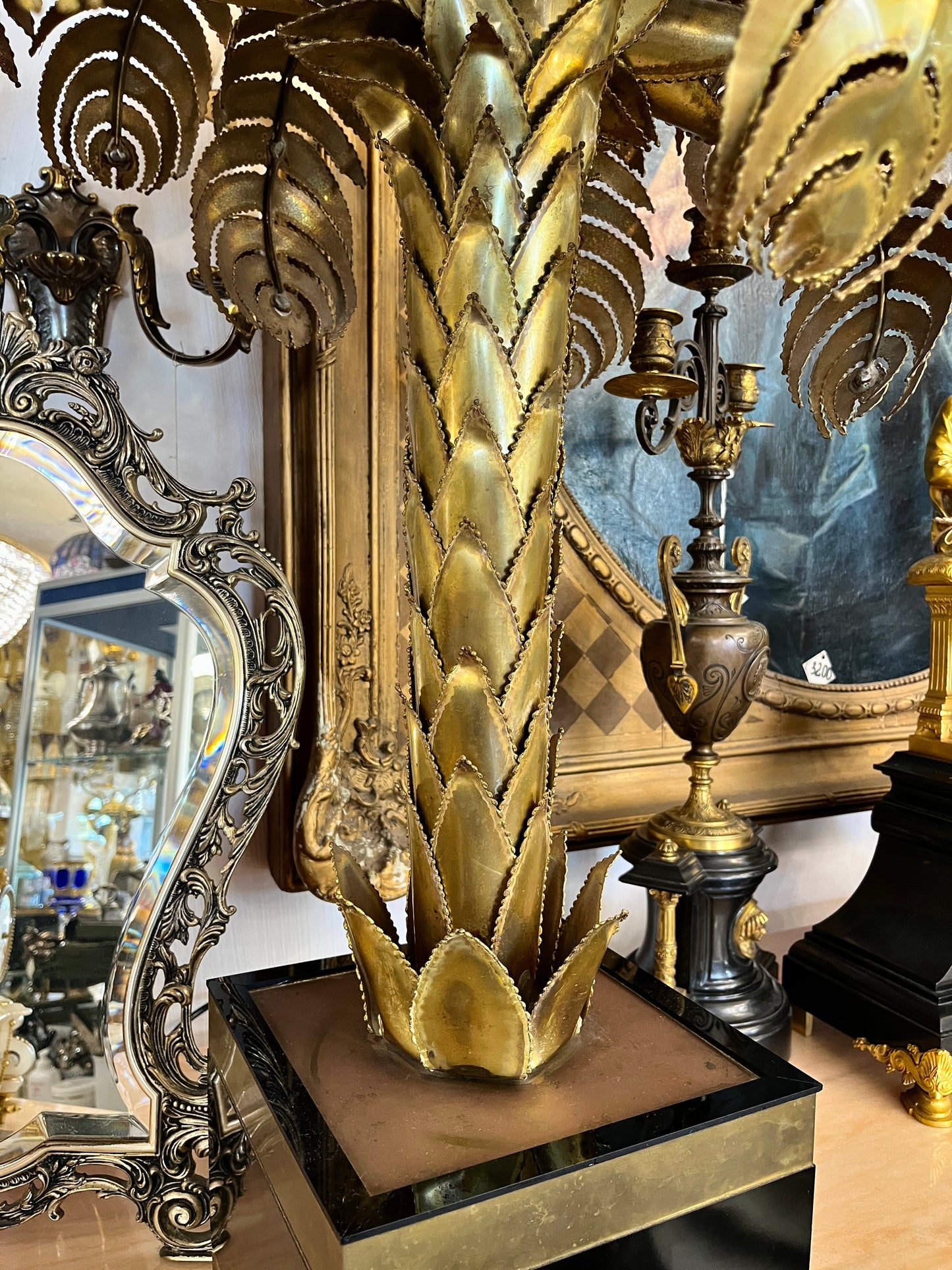 Maison Jansen „Palm Tree“ stalo šviestuvų pora, Prancūzija