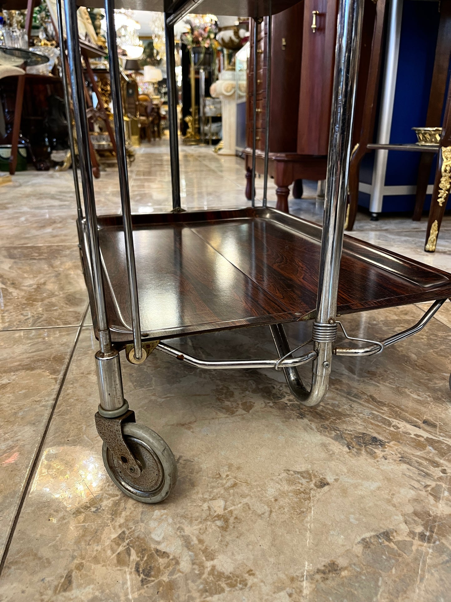 Vintažinis Mid-Century sulankstomas servantas