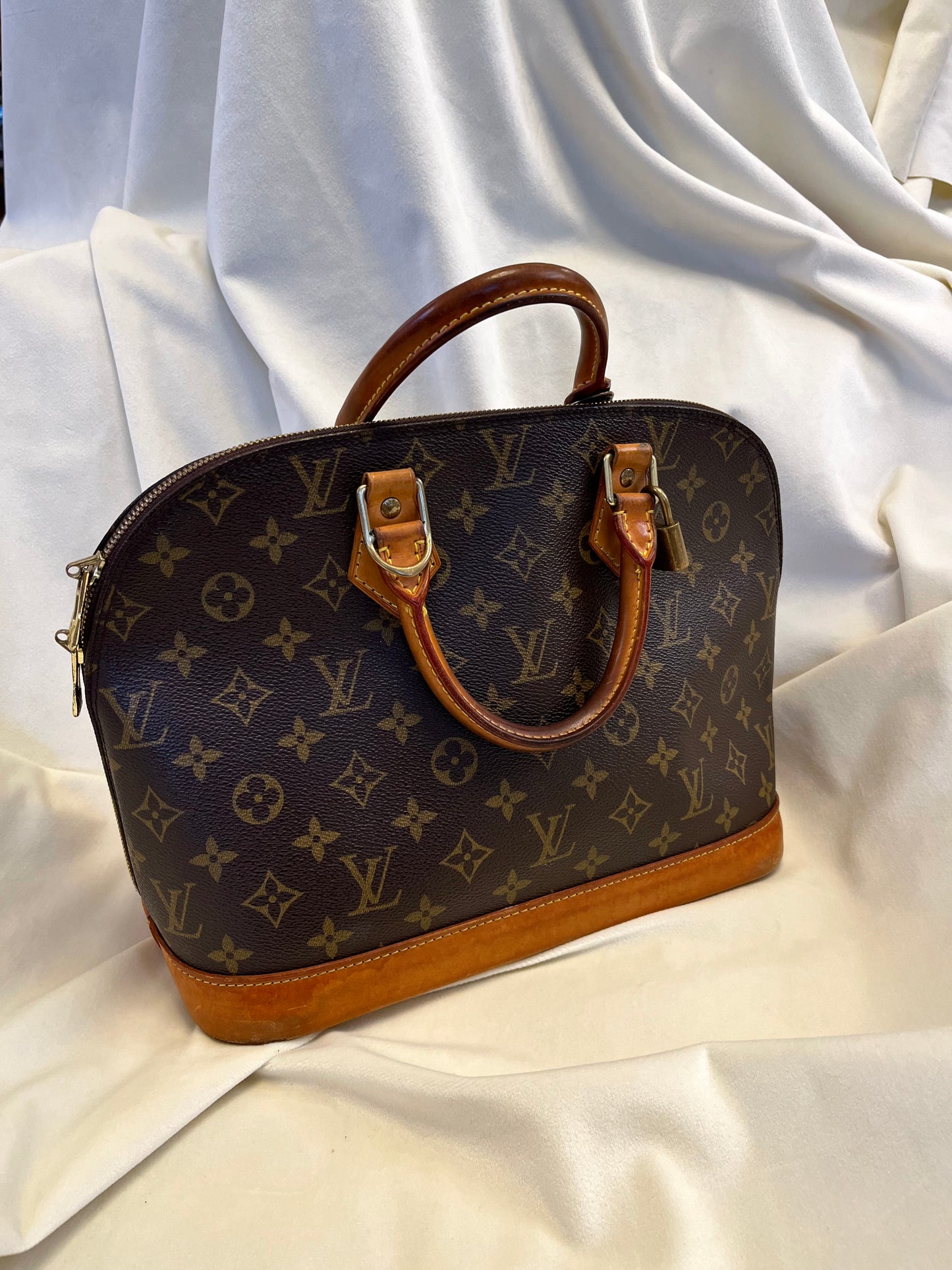 Louis Vuitton Alma