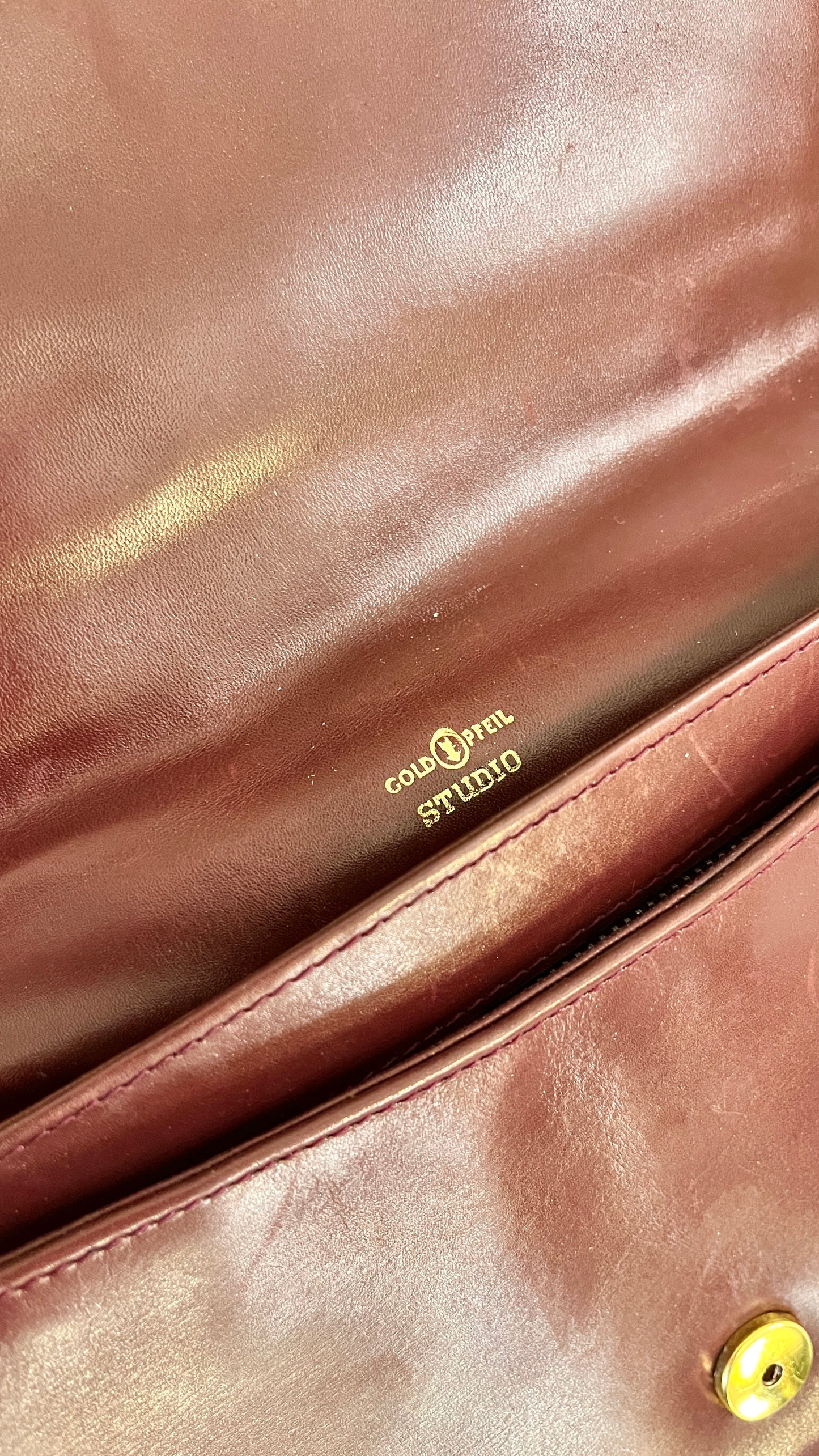 Odinis rankinukas / delninė su auksavimo dekoru