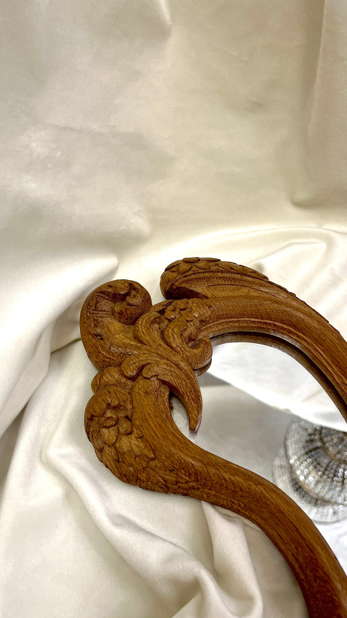 Medinis drožinetas veidrodėlis