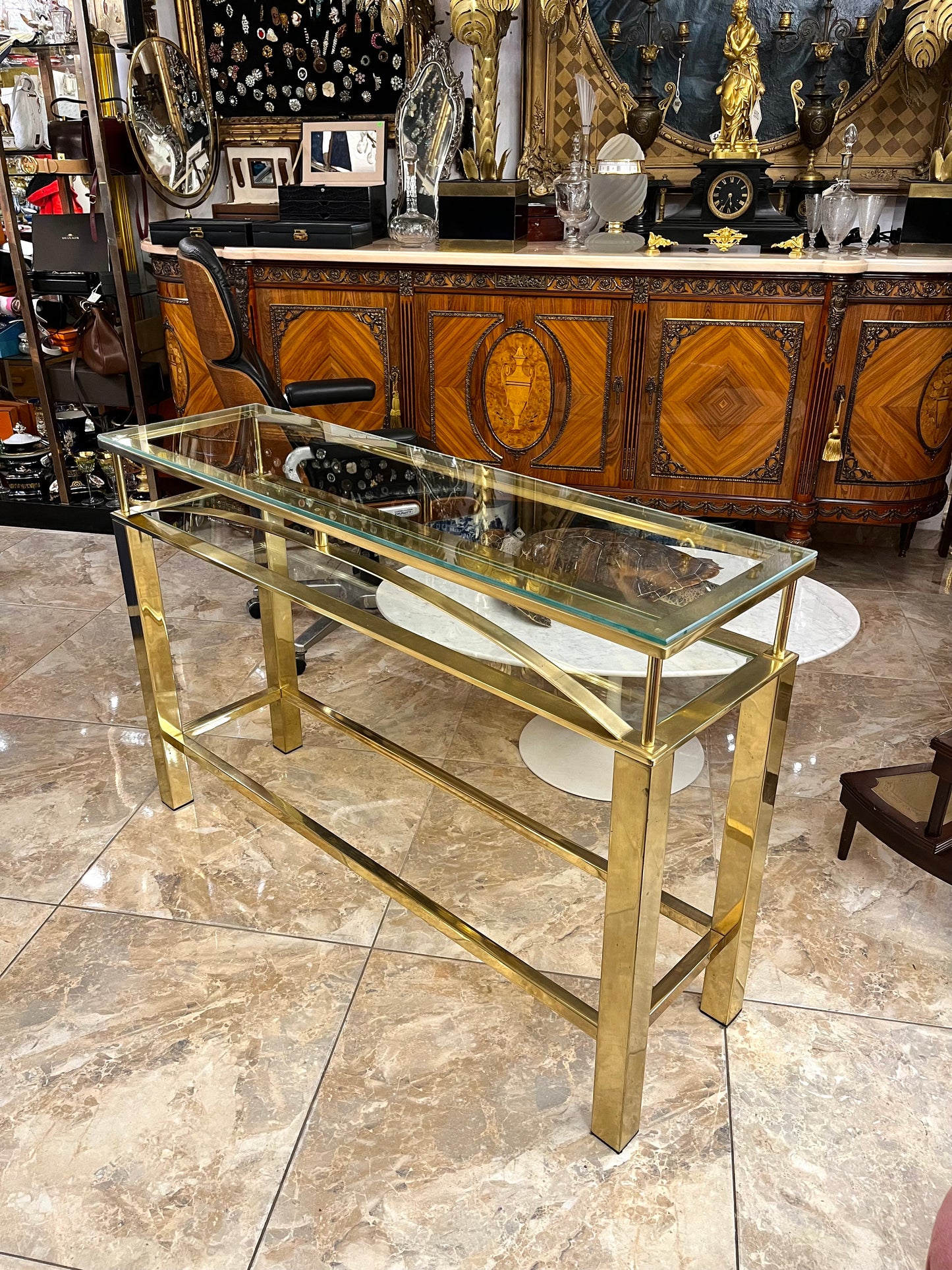 Žalvarinė konsolė su stiklu