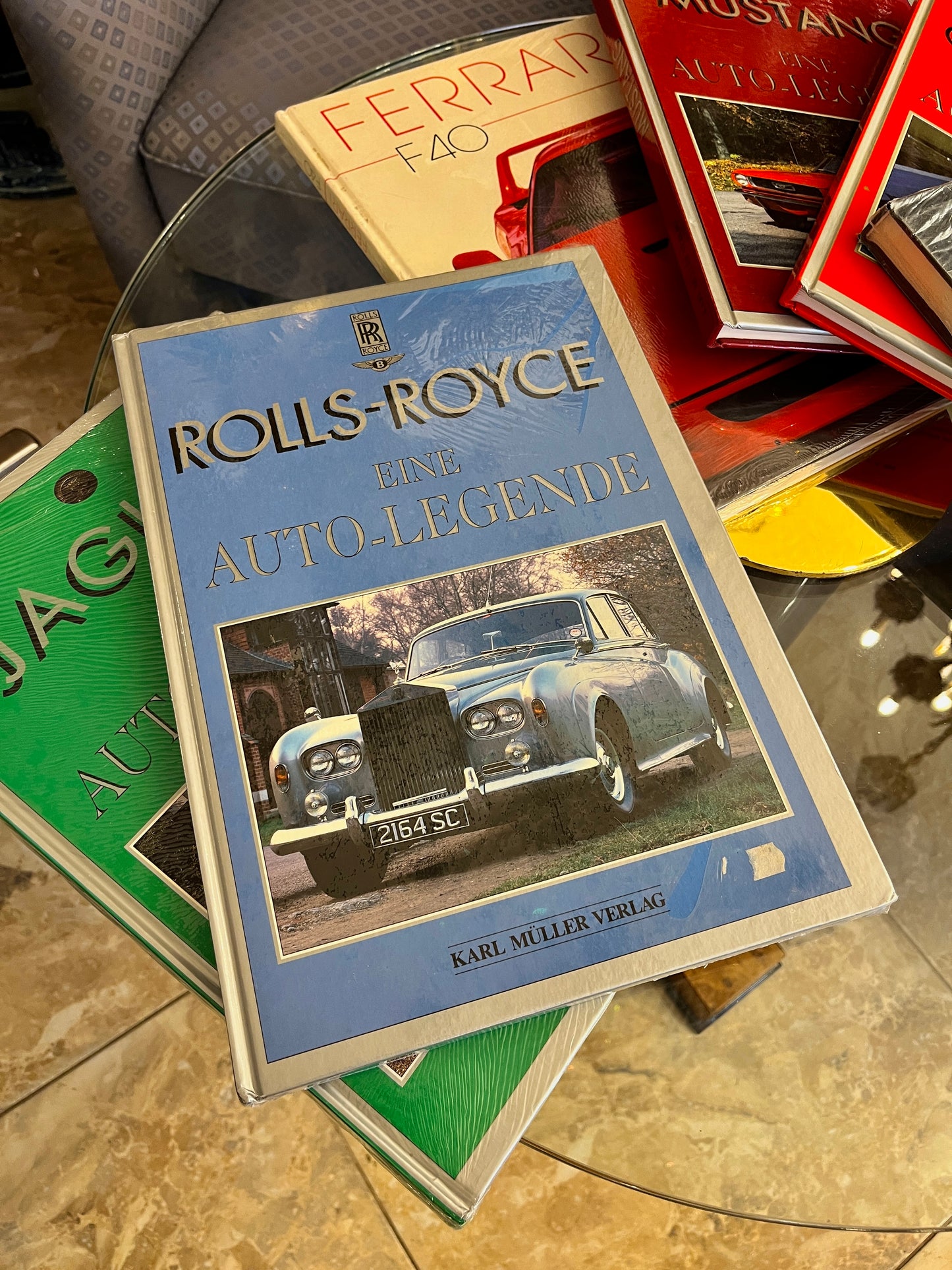 Knygos sportinių automobilių tematika