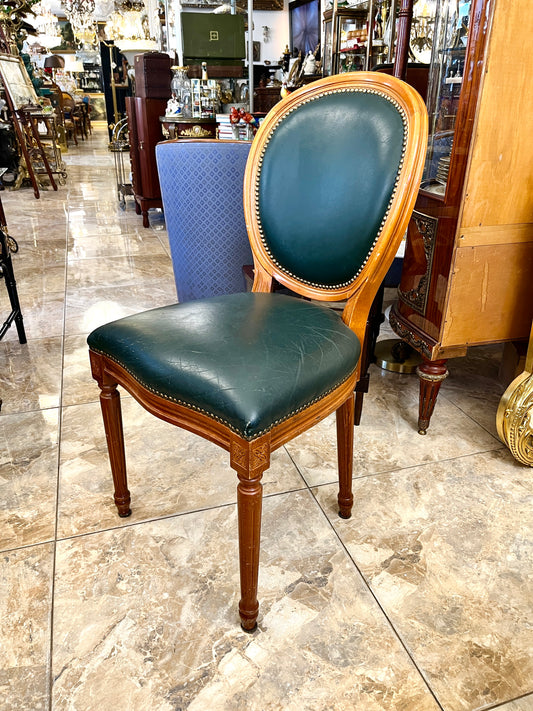 Medinė kėde su oda (yra 2 vnt.)